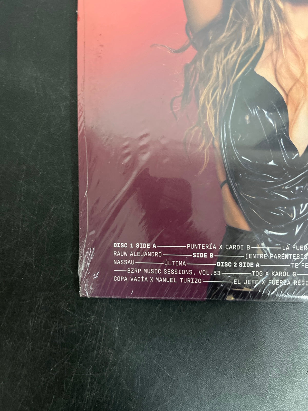 BACK_BL - Shakira - Las Mujeres Ya No Lloran LE Red Vinyl USED NOT TESTED