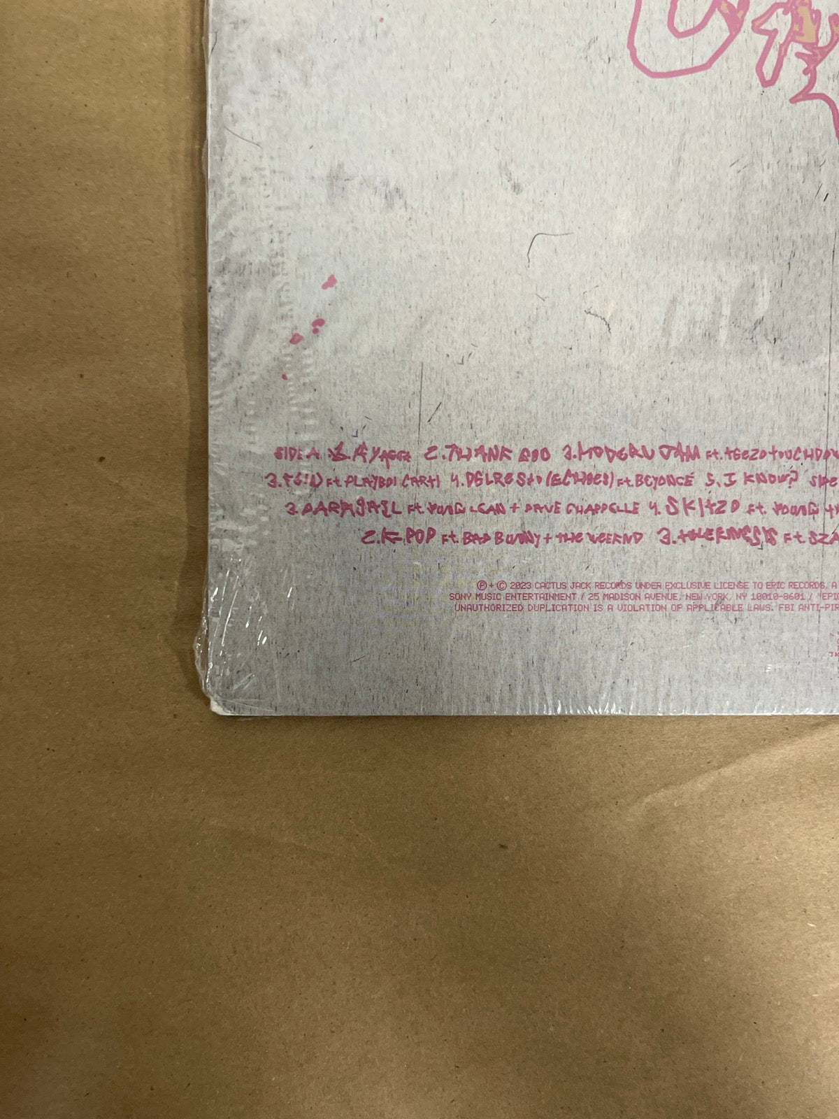 BACK_BL - Travis Scott - Utopia LE Red Vinyl USED NOT TESTED