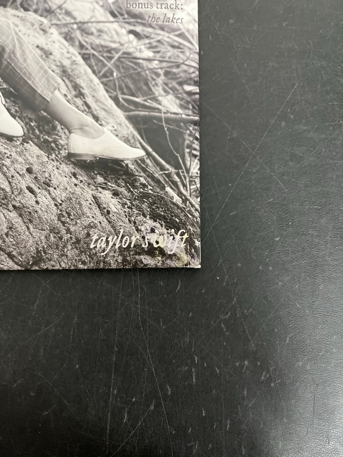BACK_BR - Taylor Swift - Folklore LE Red Etched Vinyl USED NOT TESTED