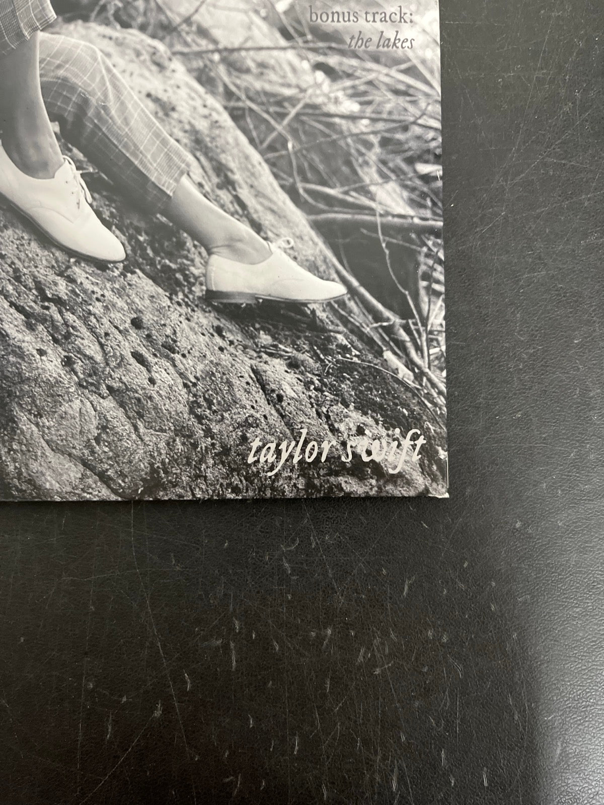 BACK_BR - Taylor Swift - Folklore LE Red Etched Vinyl USED NOT TESTED