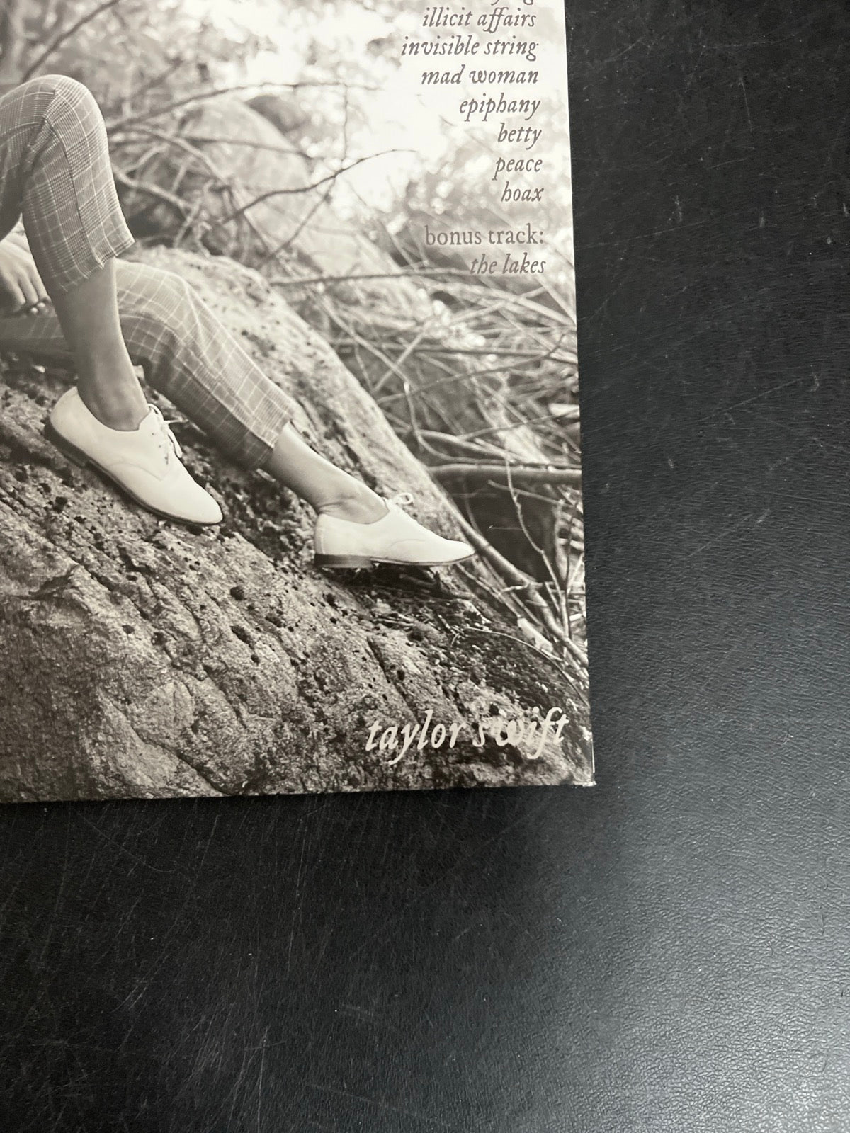 BACK_BR - Taylor Swift - Folklore LE Red Etched Vinyl USED NOT TESTED
