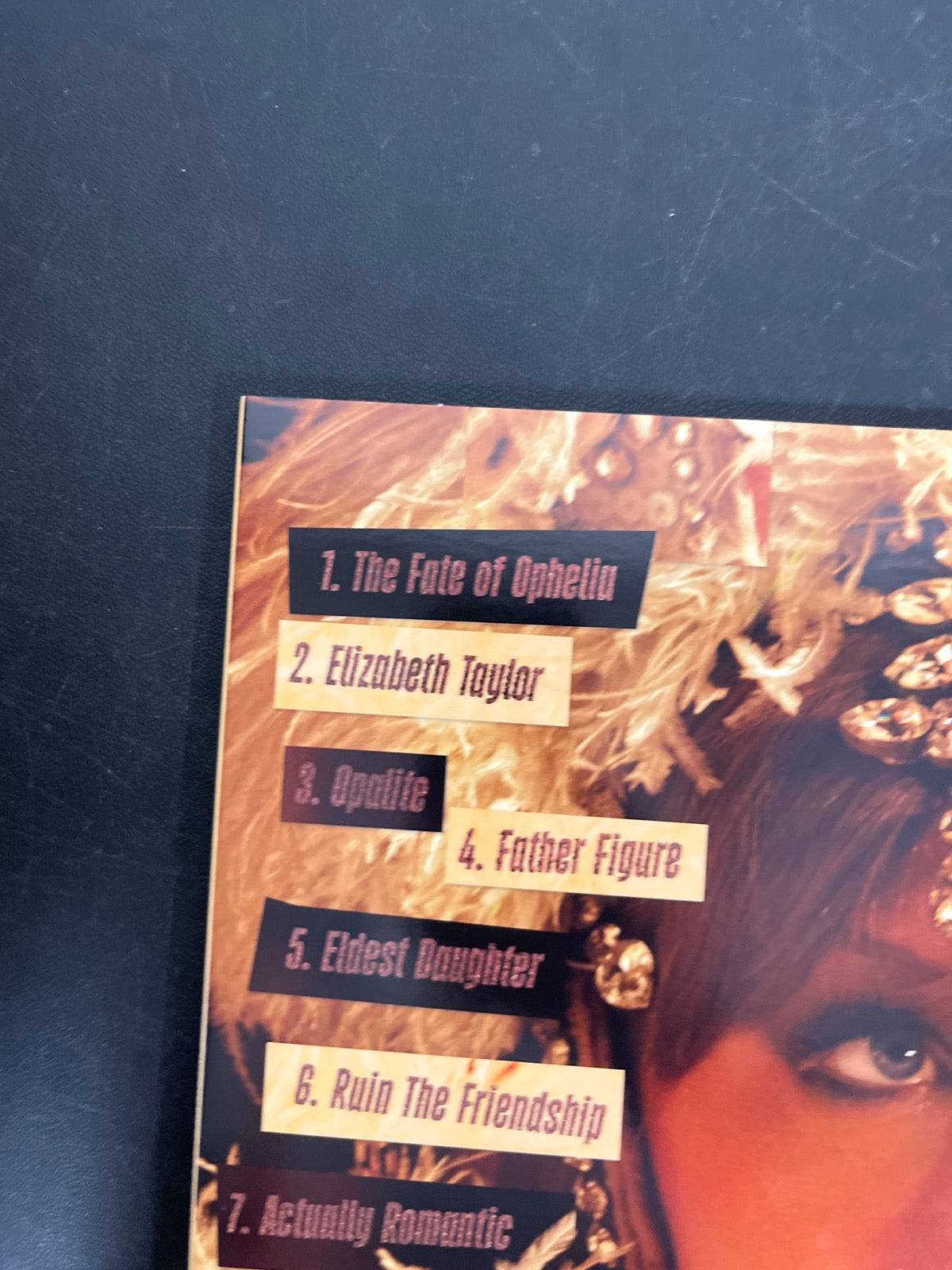 BACK_TL - Taylor Swift - The Life of a ... LE Pink Yellow Vinyl USED NOT TESTED
