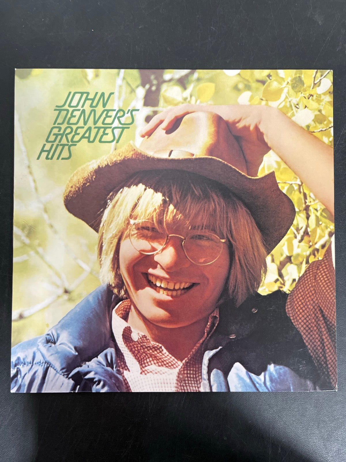 FRONT - John Denver - John Denver's Greatest Hits Vinyl USED NOT TESTED