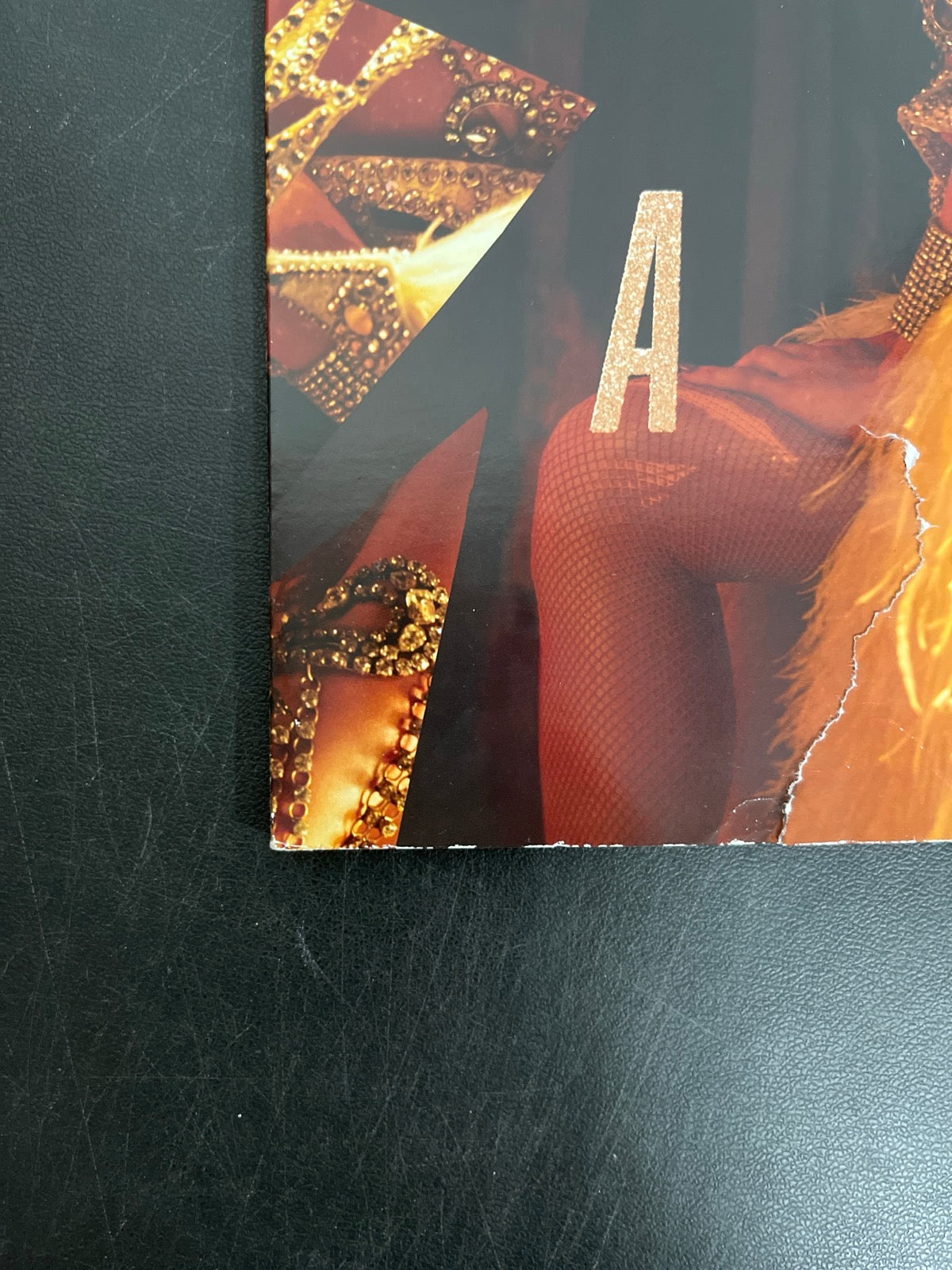 FRONT_BL - Taylor Swift - The Life of a ... LE 180gm Pink Yellow Vinyl USED NOT TESTED