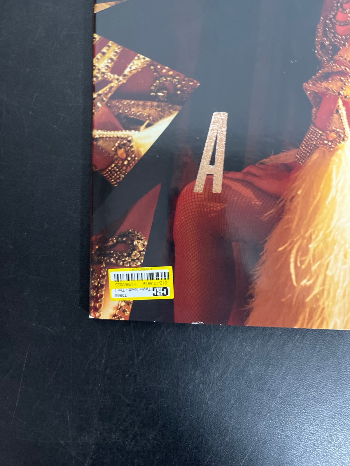 FRONT_BL - Taylor Swift - The Life of a ... LE 180gm Pink Yellow Vinyl USED NOT TESTED