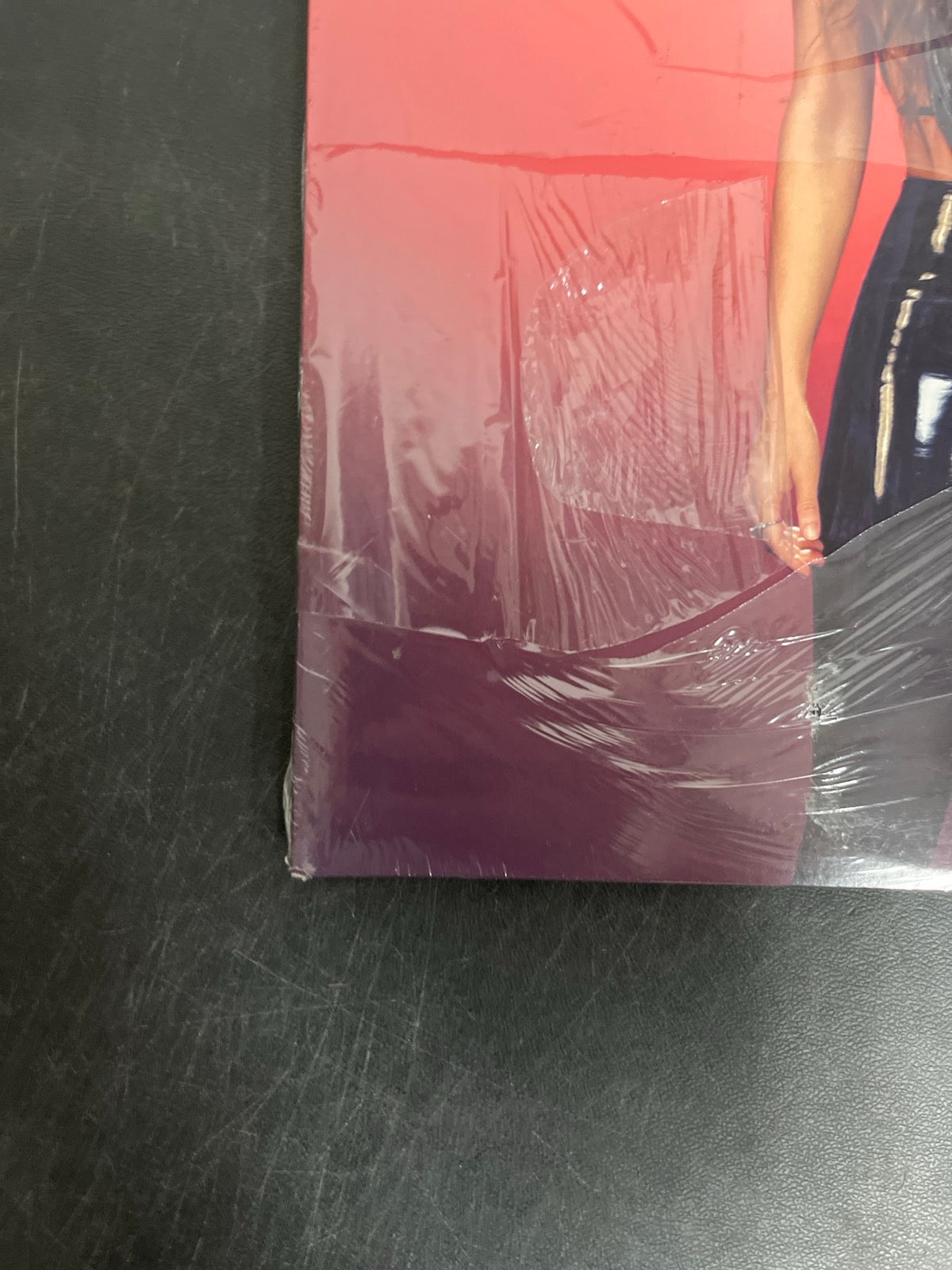 FRONT_BL - Shakira - Las Mujeres Ya No Lloran LE Red Vinyl USED NOT TESTED