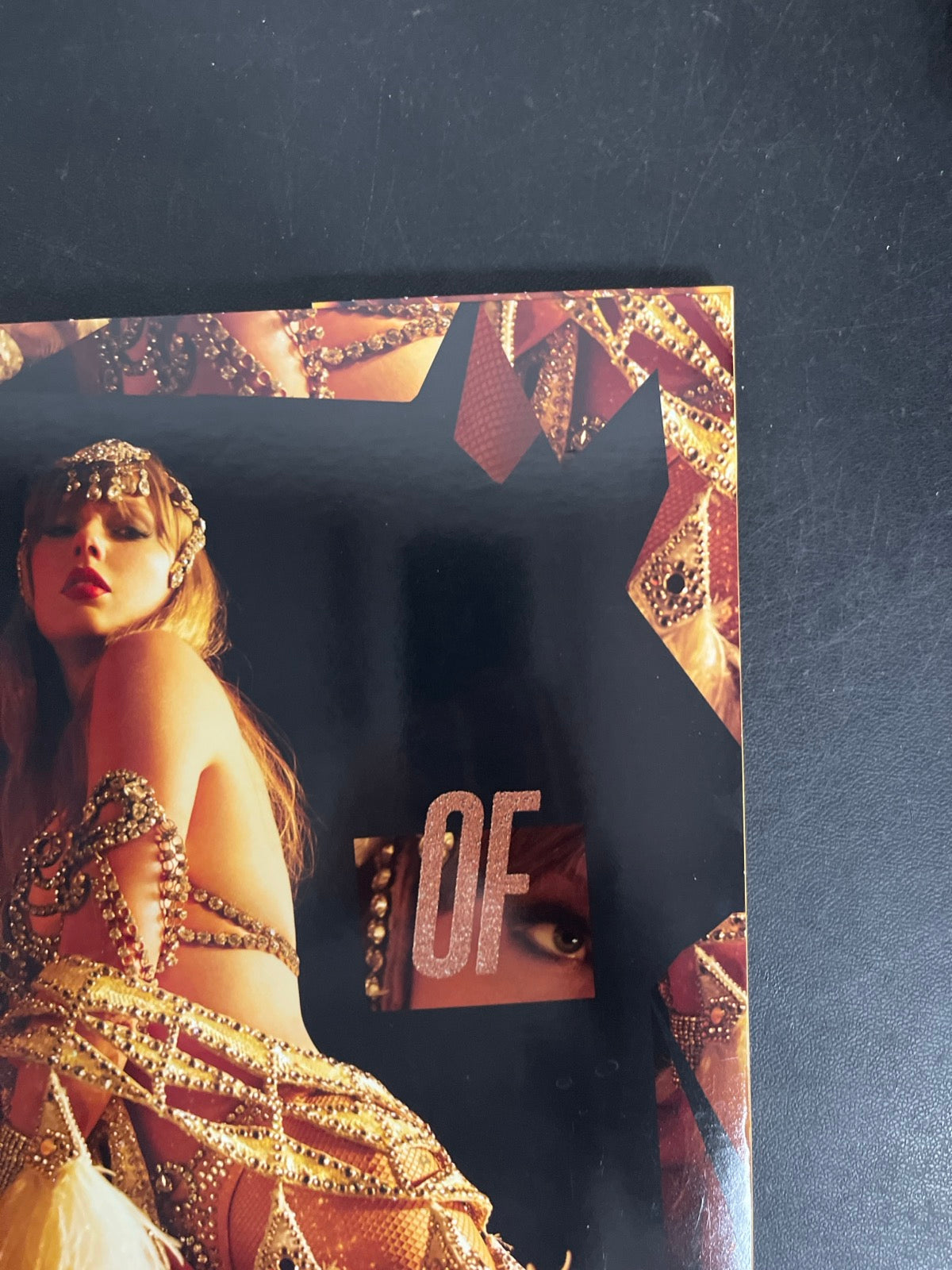 FRONT_TR - Taylor Swift - The Life of a ... LE 180gm Pink Yellow Vinyl USED NOT TESTED