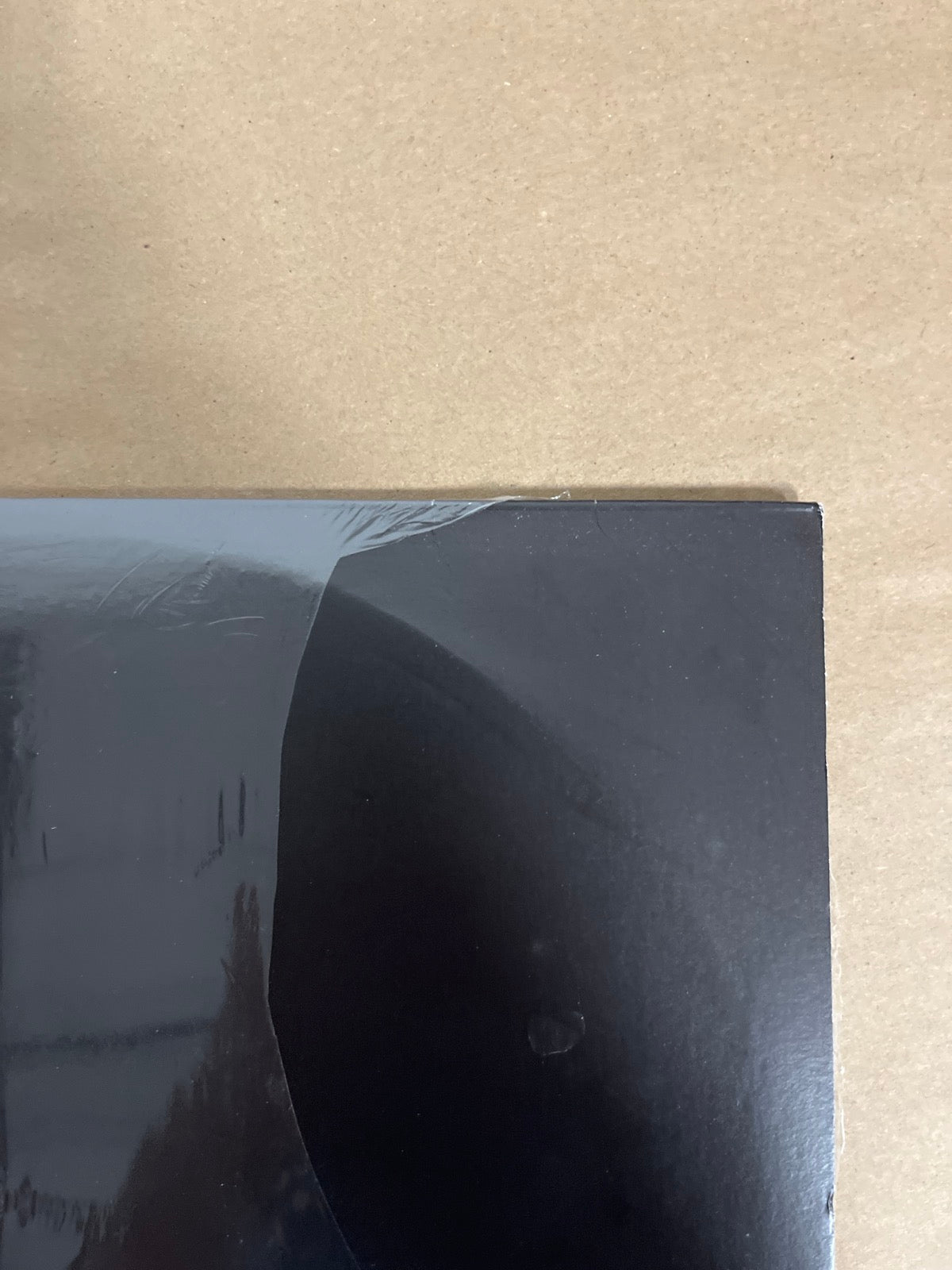 FRONT_TR - Travis Scott - Utopia LE Red Vinyl USED NOT TESTED