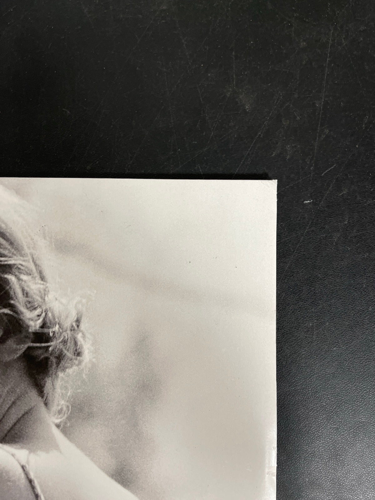 FRONT_TR - Taylor Swift - Folklore LE Red Etched Vinyl USED NOT TESTED