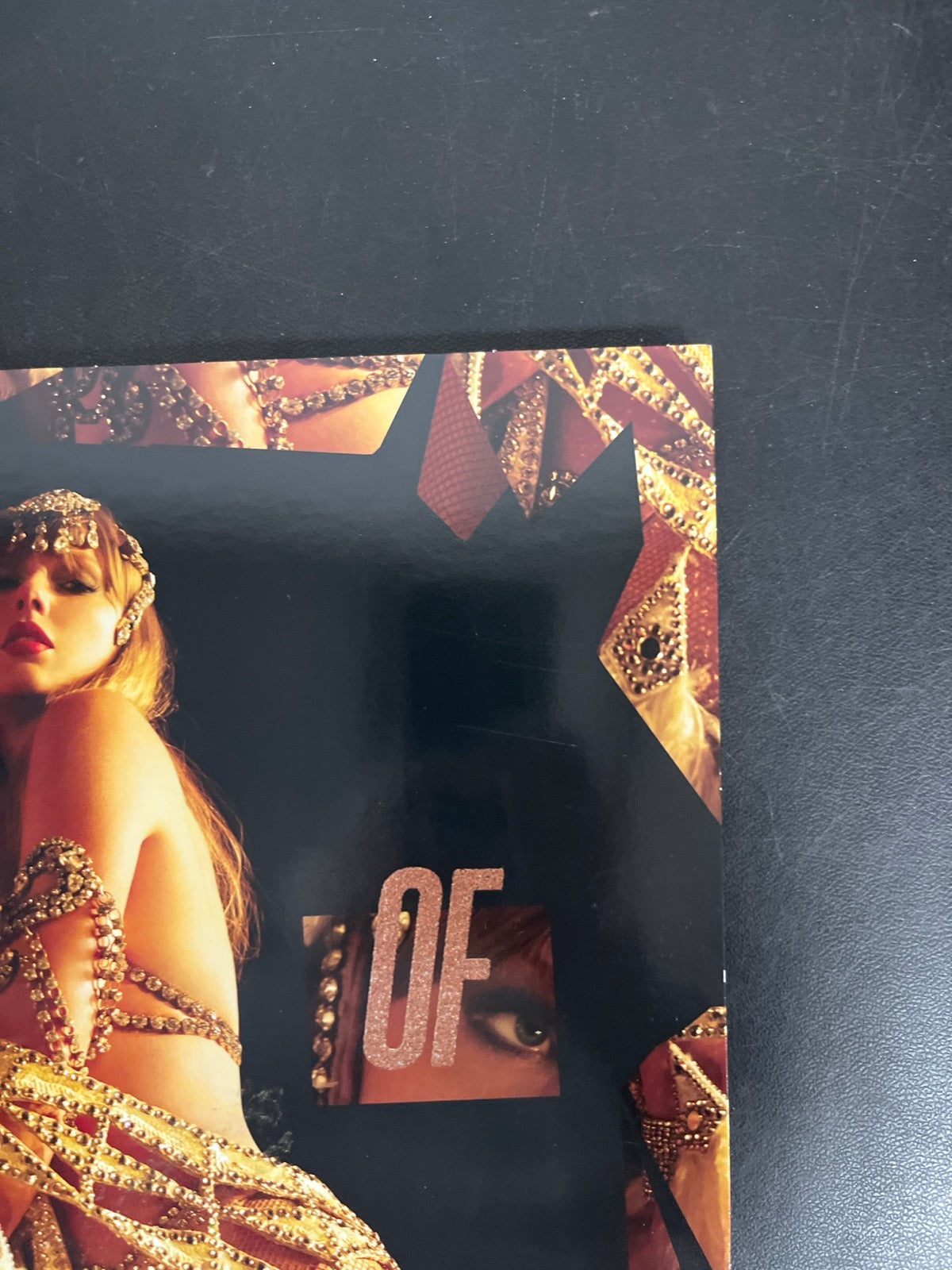FRONT_TR - Taylor Swift - The Life of a ... LE 180gm Pink Yellow Vinyl USED NOT TESTED