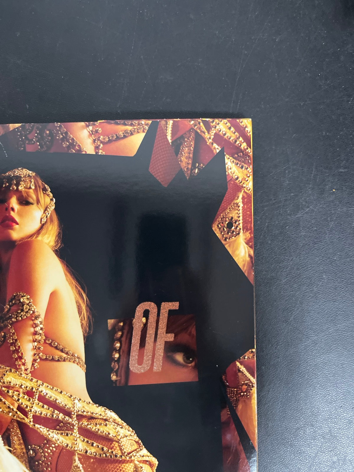 FRONT_TR - Taylor Swift - The Life of a ... LE 180gm Pink Yellow Vinyl USED NOT TESTED