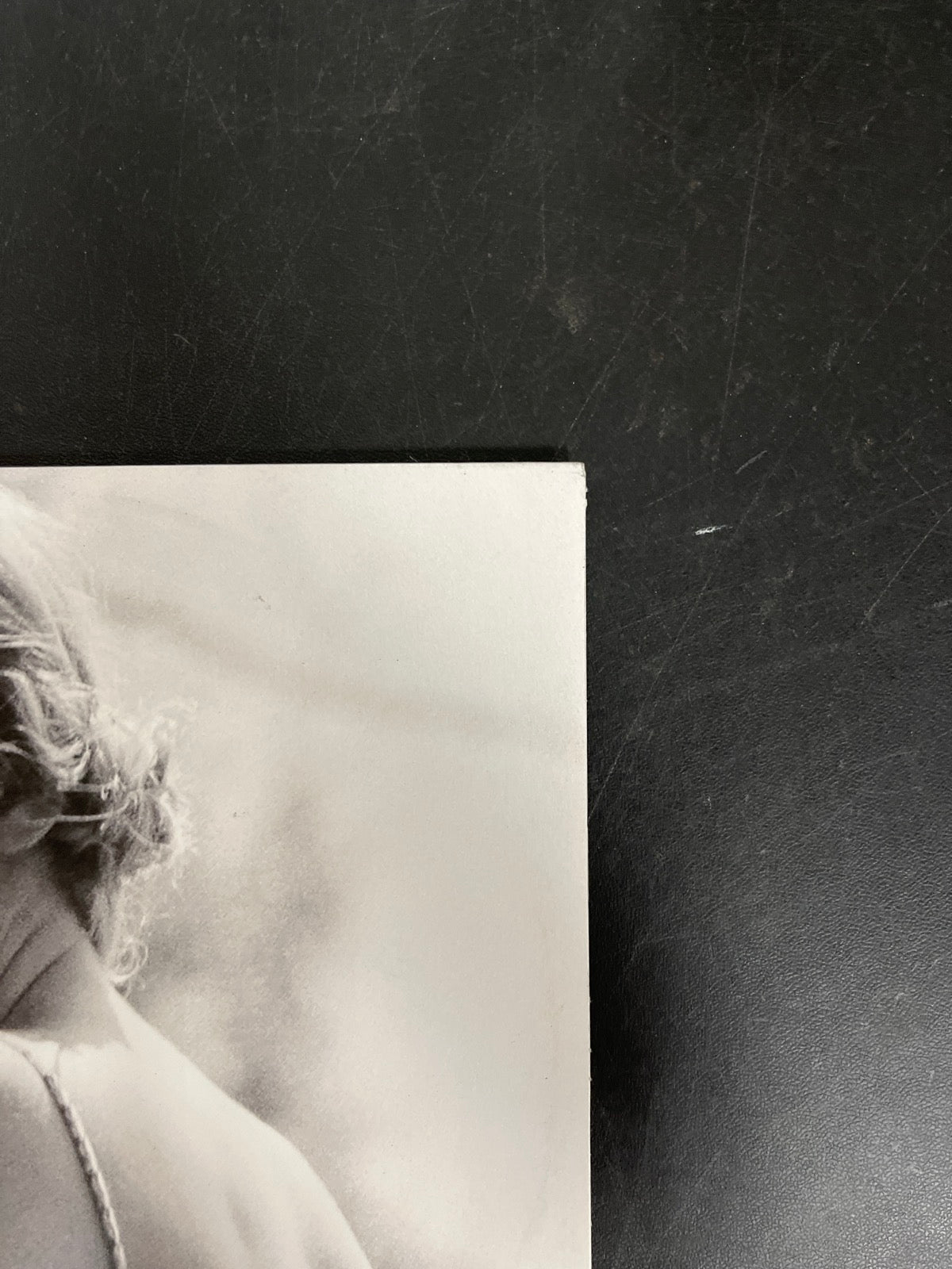 FRONT_TR - Taylor Swift - Folklore LE Red Etched Vinyl USED NOT TESTED