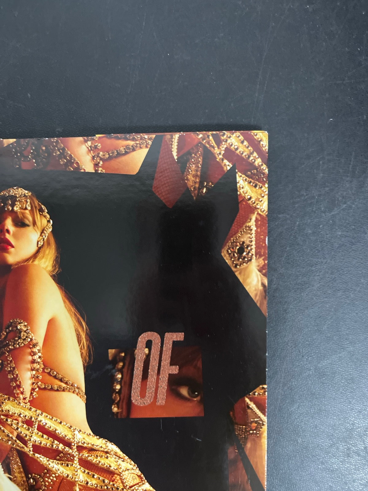 FRONT_TR - Taylor Swift - The Life of a ... LE 180gm Pink Yellow Vinyl USED NOT TESTED