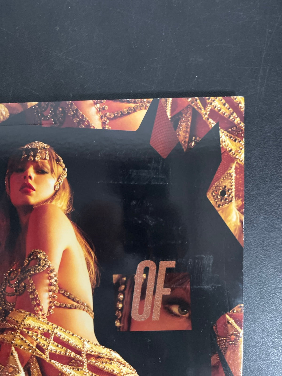 FRONT_TR - Taylor Swift - The Life of a ... LE 180gm Pink Yellow Vinyl USED NOT TESTED