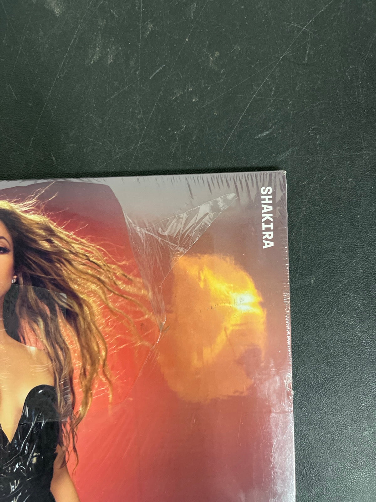 FRONT_TR - Shakira - Las Mujeres Ya No Lloran LE Red Vinyl USED NOT TESTED