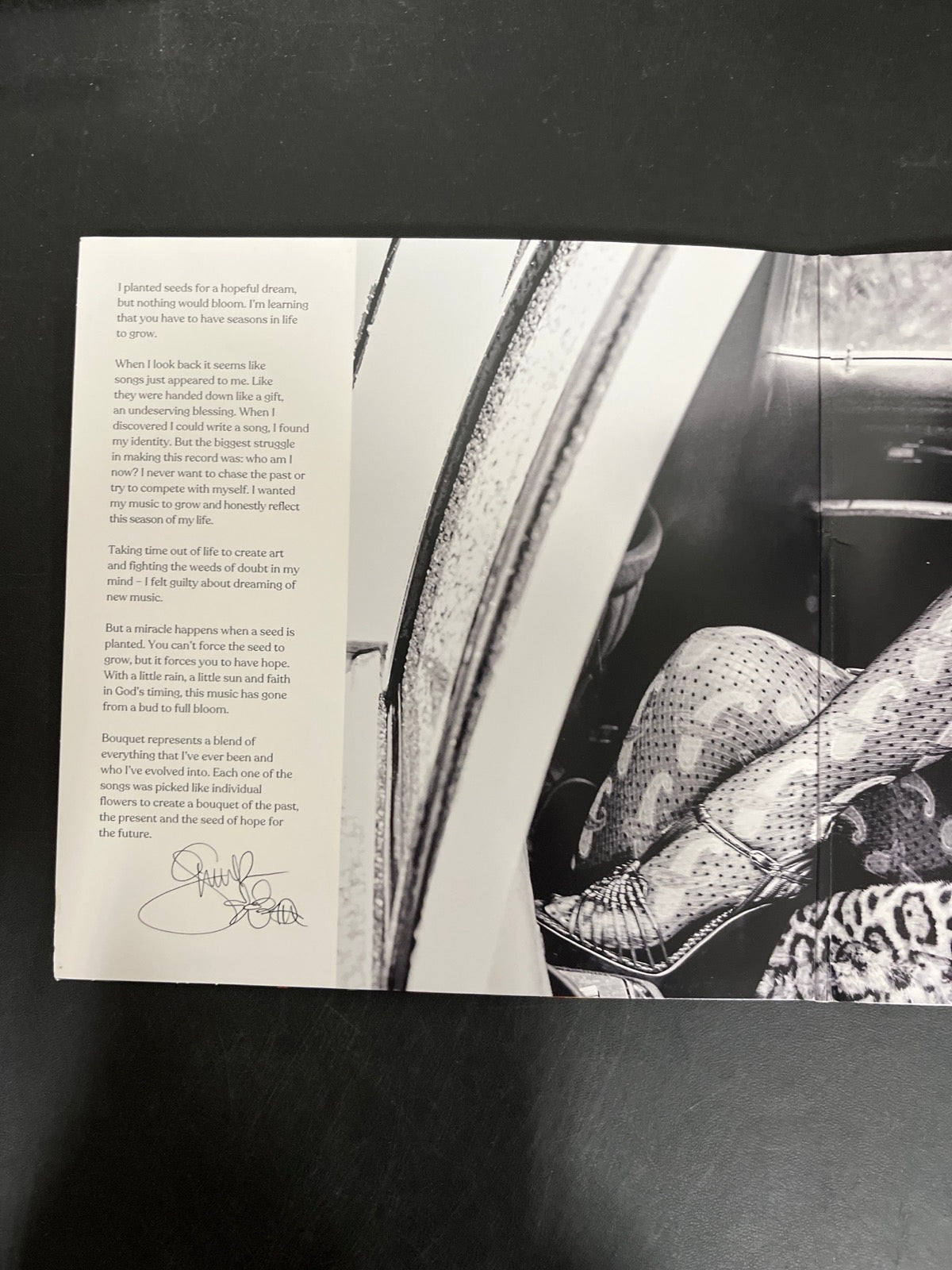 MISC_1 - Gwen Stefani - Bouquet LE Orchid Etched Numbered Vinyl USED NOT TESTED