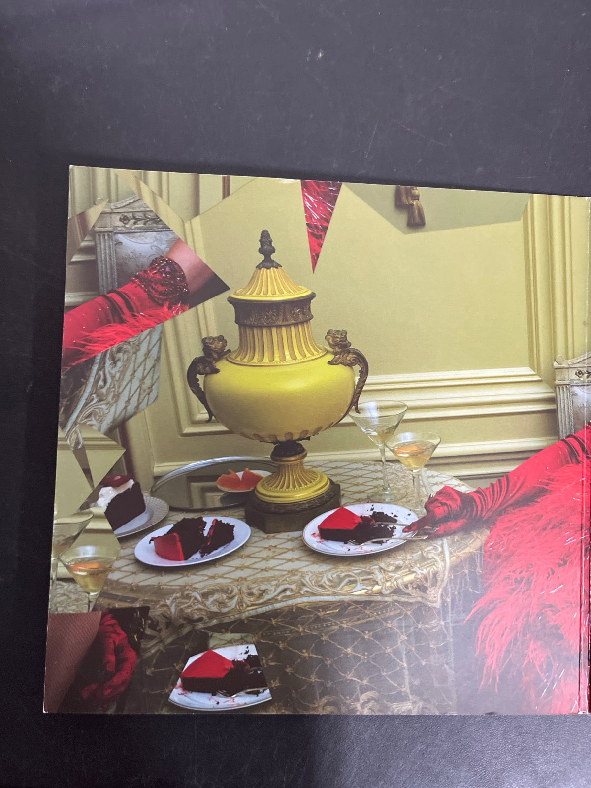 MISC_1 - Taylor Swift - The Life of a ... LE Pink Yellow Vinyl USED NOT TESTED