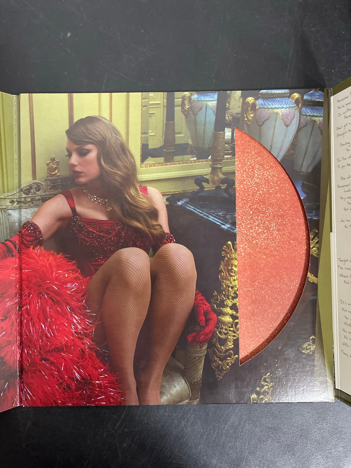 MISC_2 - Taylor Swift - The Life of a ... LE 180gm Pink Yellow Vinyl USED NOT TESTED