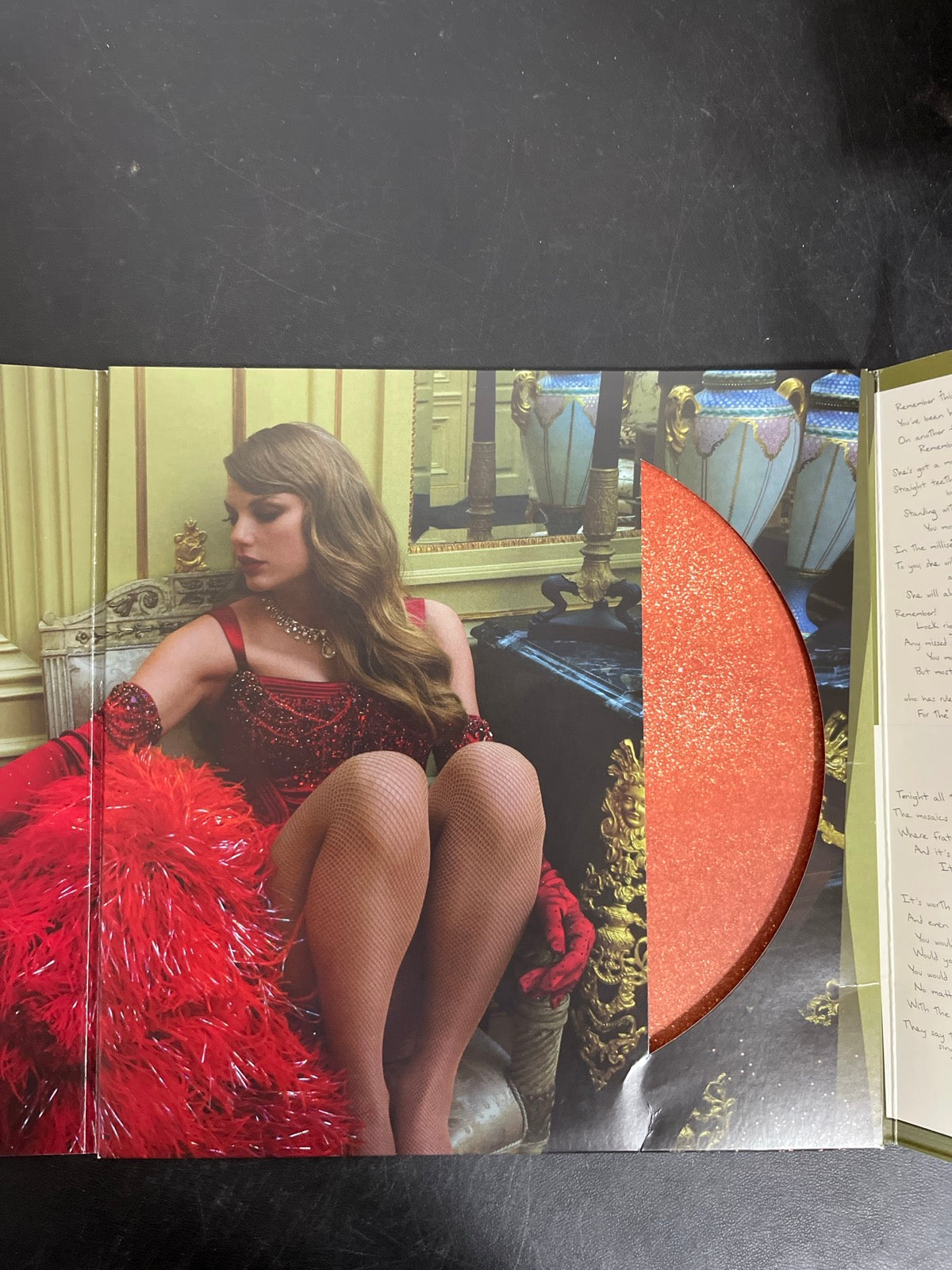 MISC_2 - Taylor Swift - The Life of a ... LE 180gm Pink Yellow Vinyl USED NOT TESTED