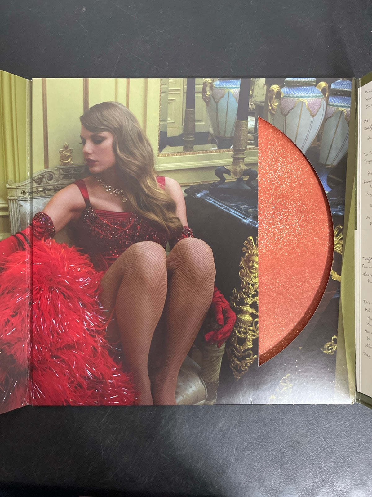 MISC_2 - Taylor Swift - The Life of a ... LE 180gm Pink Yellow Vinyl USED NOT TESTED