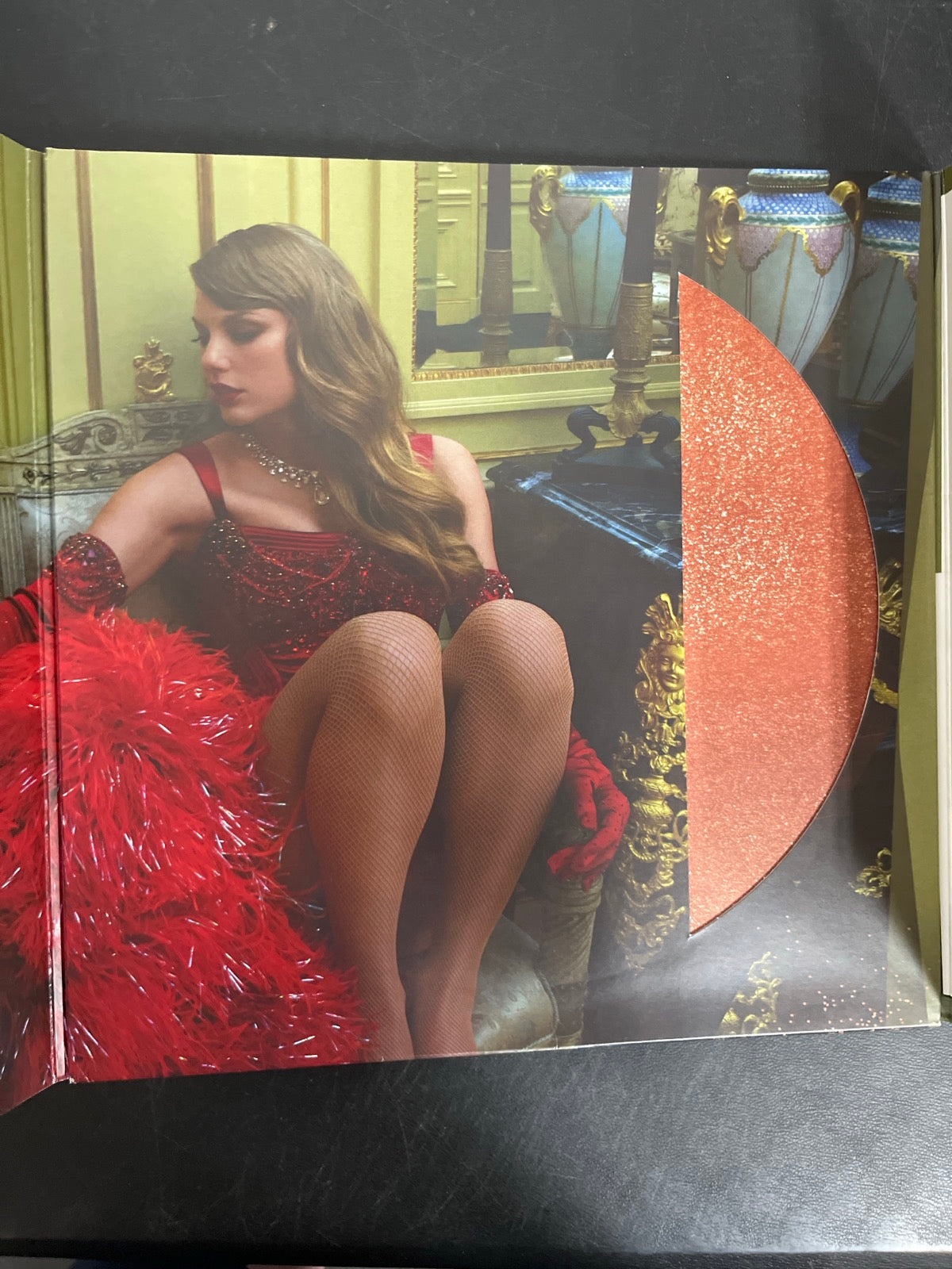 MISC_2 - Taylor Swift - The Life of a ... LE 180gm Pink Yellow Vinyl USED NOT TESTED