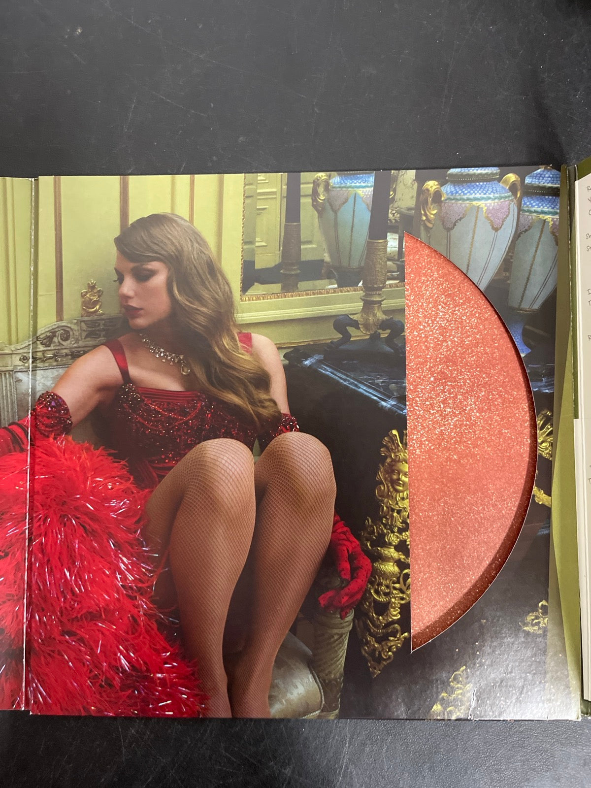 MISC_2 - Taylor Swift - The Life of a ... LE 180gm Pink Yellow Vinyl USED NOT TESTED