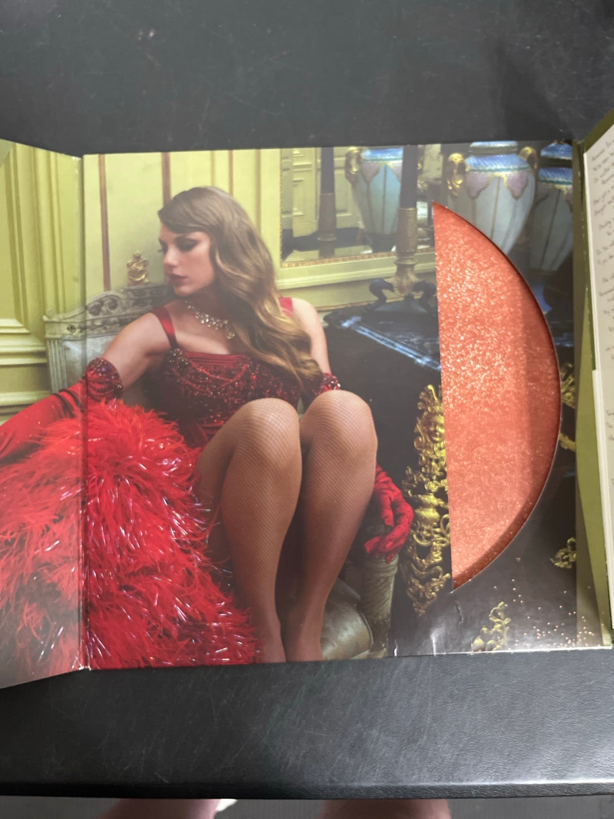 MISC_2 - Taylor Swift - The Life of a ... LE Pink Yellow Vinyl USED NOT TESTED