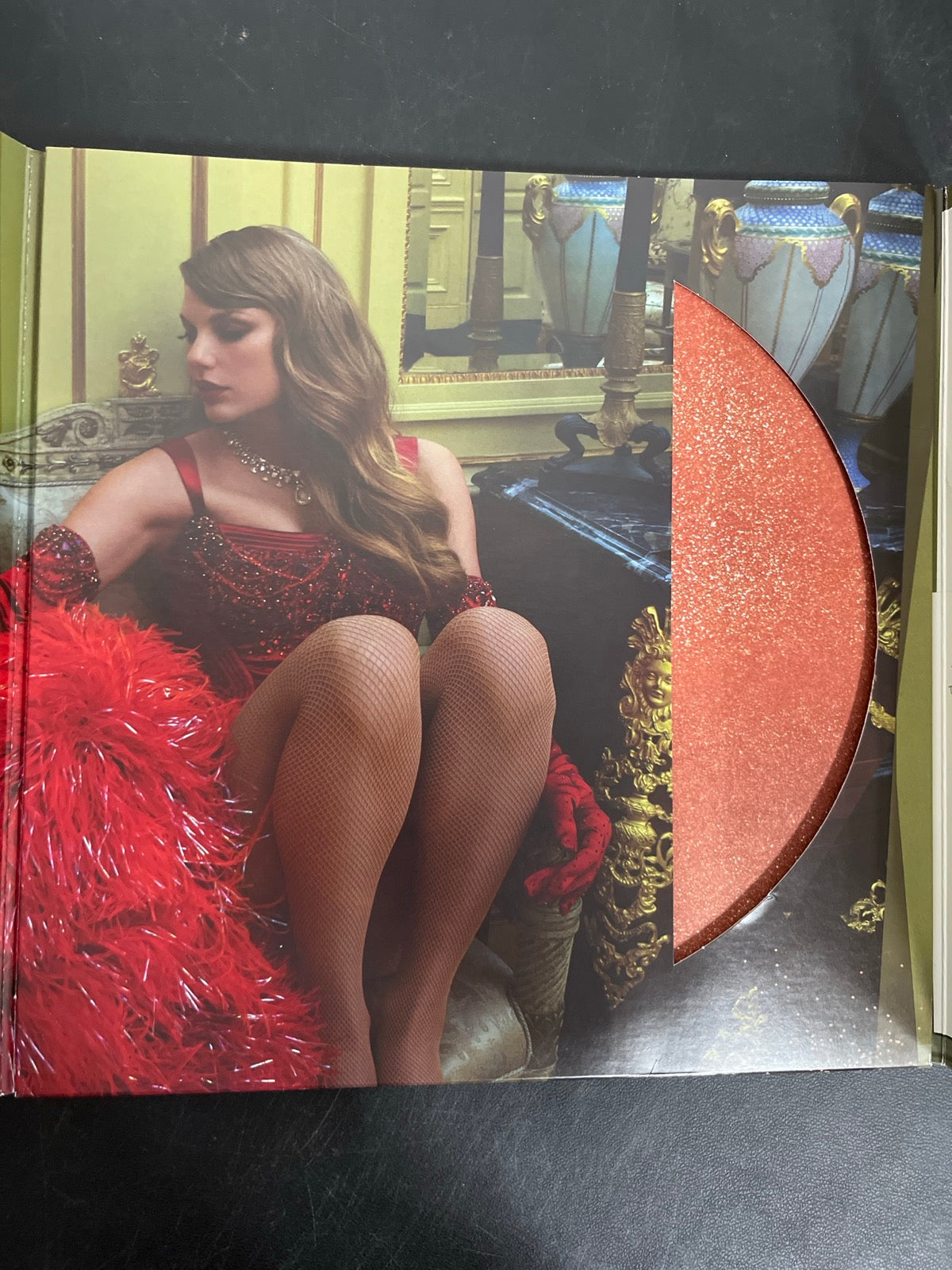 MISC_2 - Taylor Swift - The Life of a ... LE 180gm Pink Yellow Vinyl USED NOT TESTED
