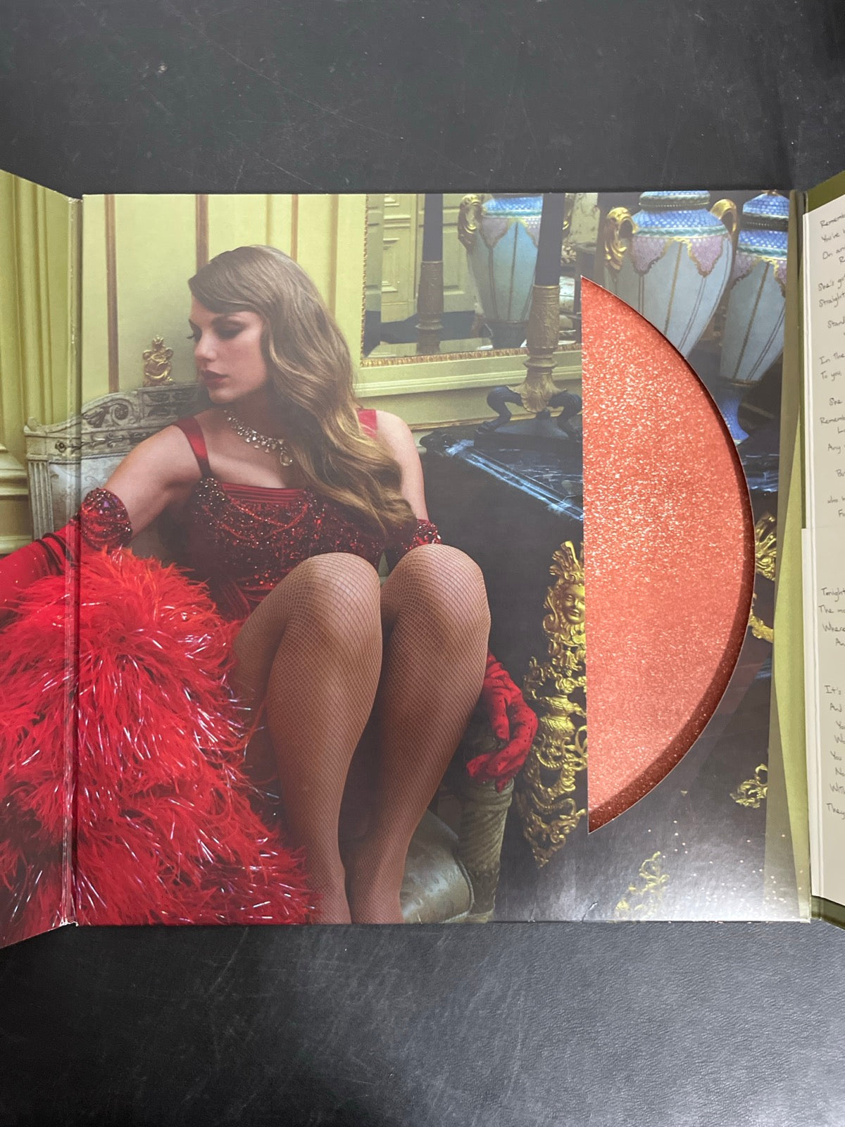 MISC_2 - Taylor Swift - The Life of a ... LE 180gm Pink Yellow Vinyl USED NOT TESTED