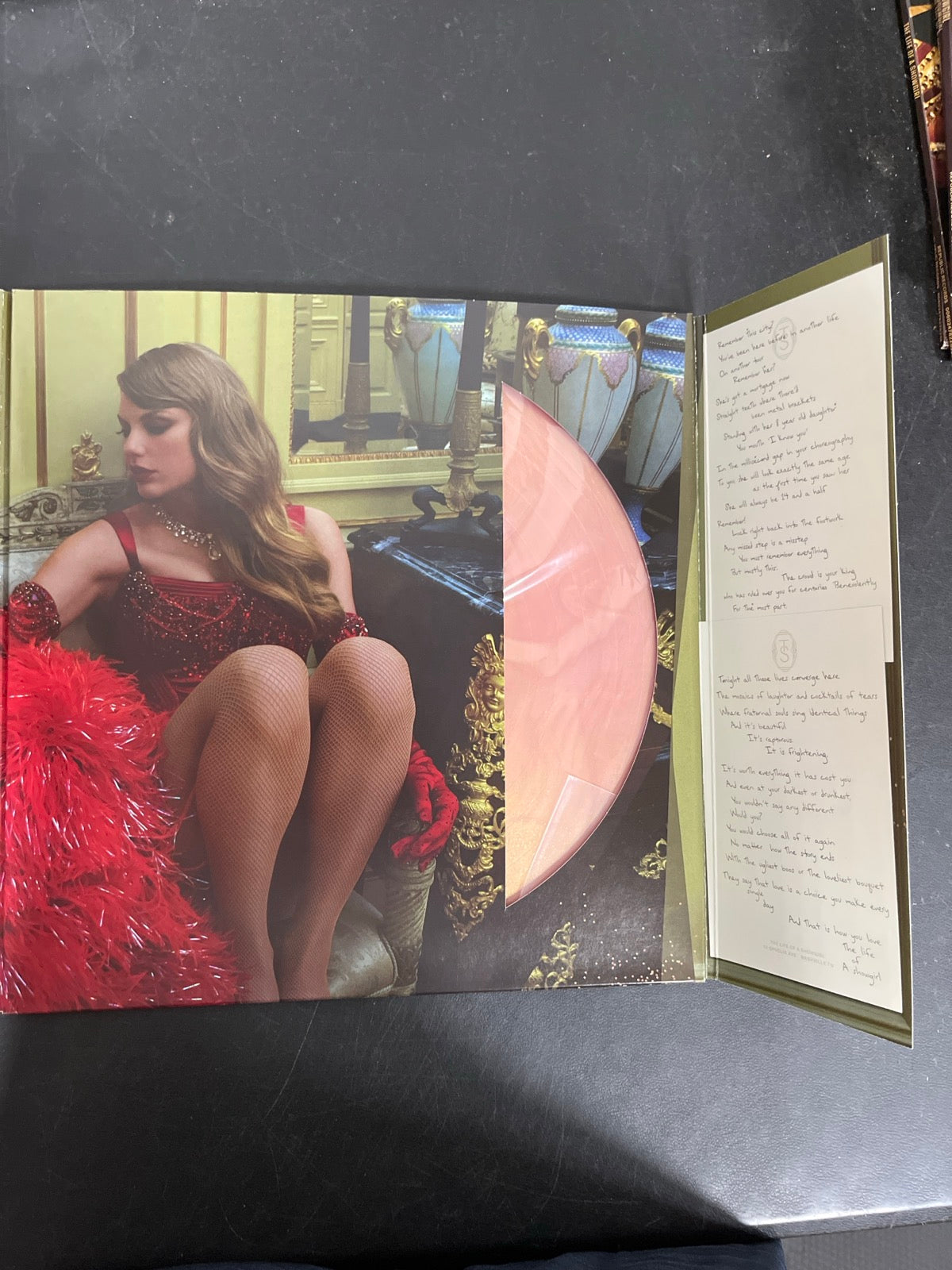 MISC_2 - Taylor Swift - The Life of a ... LE 180gm Pink Yellow Vinyl USED NOT TESTED