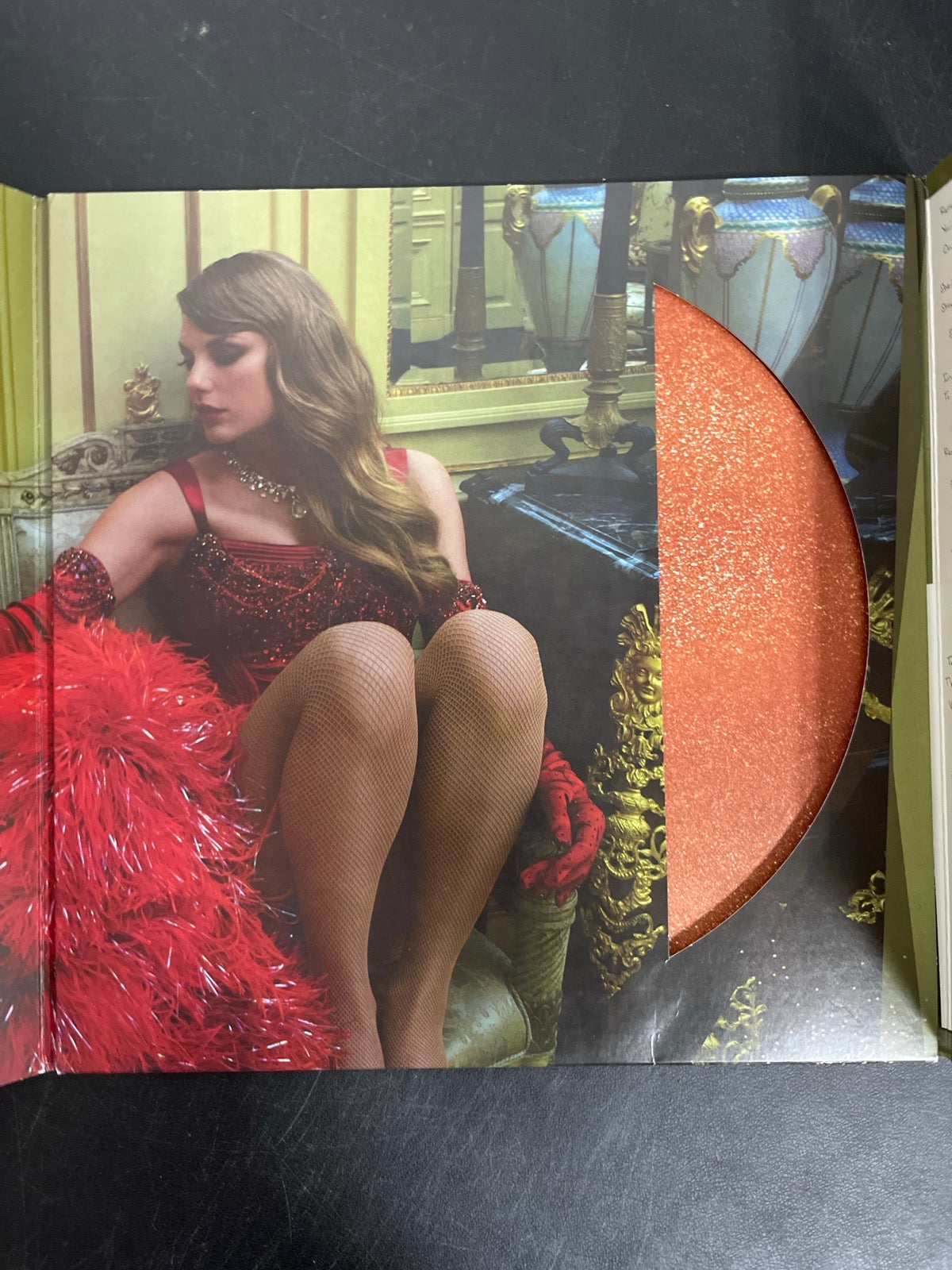 MISC_2 - Taylor Swift - The Life of a ... LE 180gm Pink Yellow Vinyl USED NOT TESTED