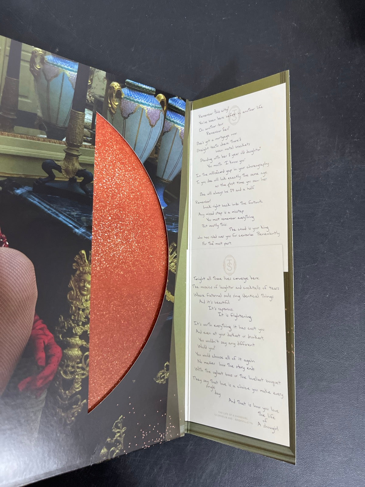 MISC_3 - Taylor Swift - The Life of a ... LE 180gm Pink Yellow Vinyl USED NOT TESTED