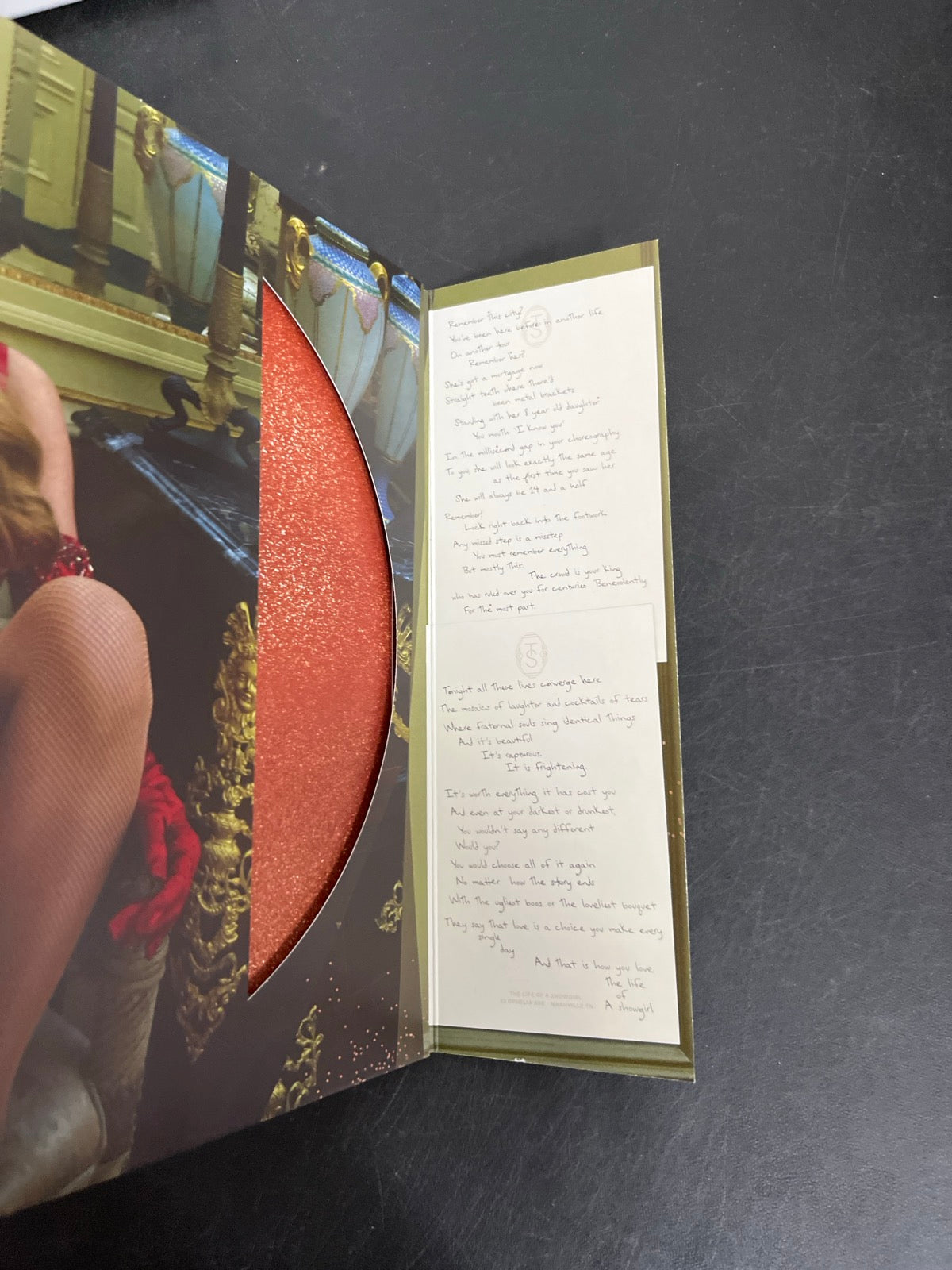 MISC_3 - Taylor Swift - The Life of a ... LE Pink Yellow Vinyl USED NOT TESTED