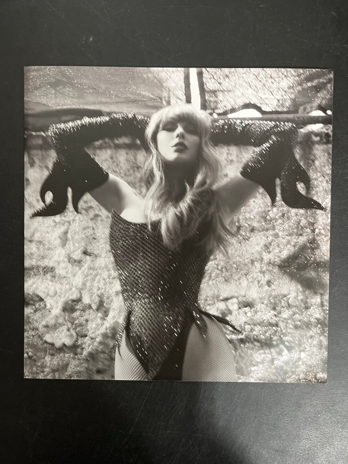 SLEEVE_1B - Taylor Swift - The Life of a ... LE Pink Yellow Vinyl USED NOT TESTED