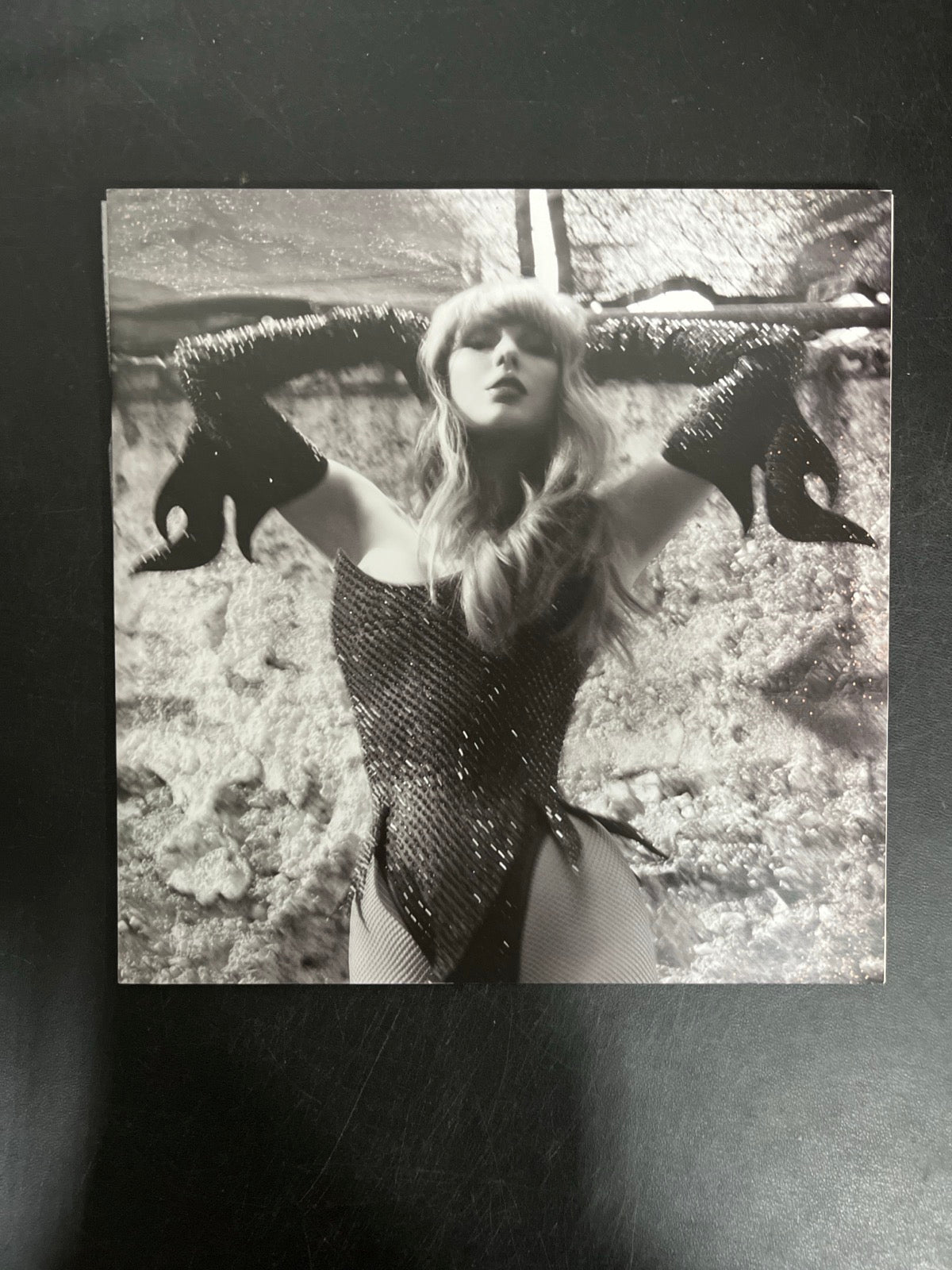 SLEEVE_1B - Taylor Swift - The Life of a ... LE Pink Yellow Vinyl USED NOT TESTED