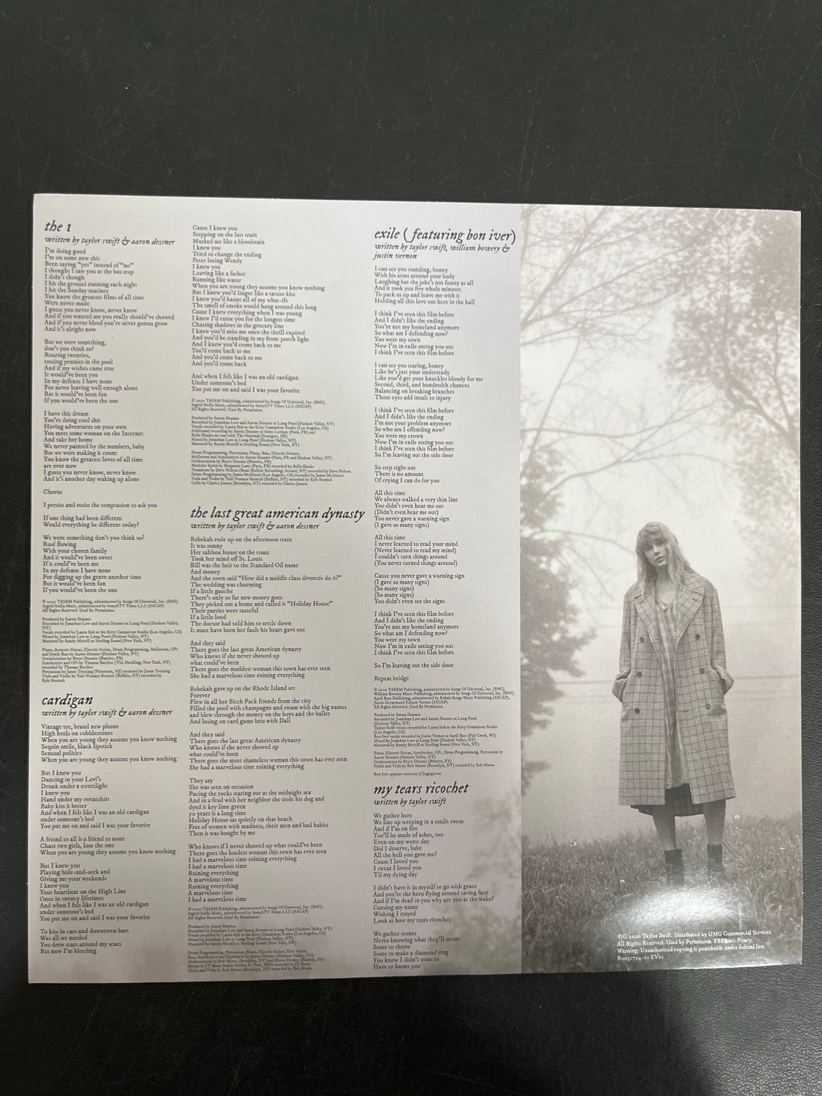 SLEEVE_1F - Taylor Swift - Folklore LE Red Etched Vinyl USED NOT TESTED