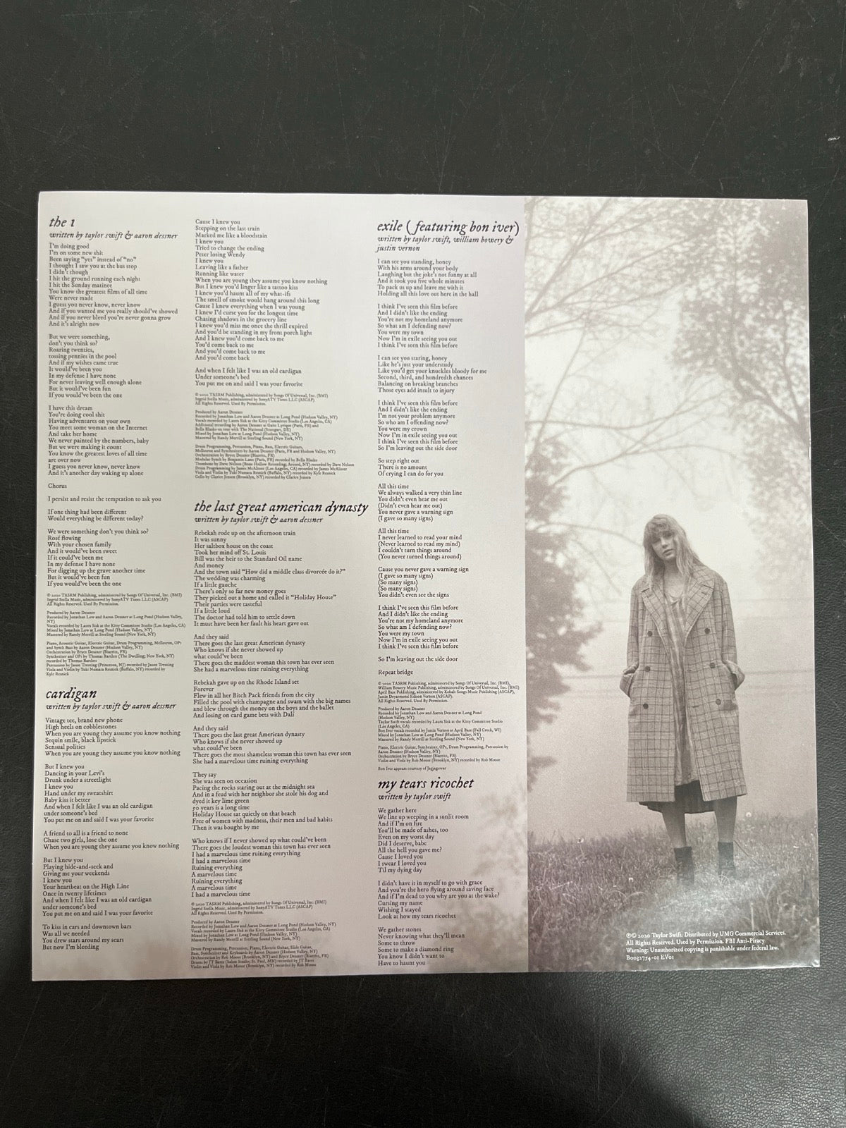 SLEEVE_1F - Taylor Swift - Folklore LE Red Etched Vinyl USED NOT TESTED