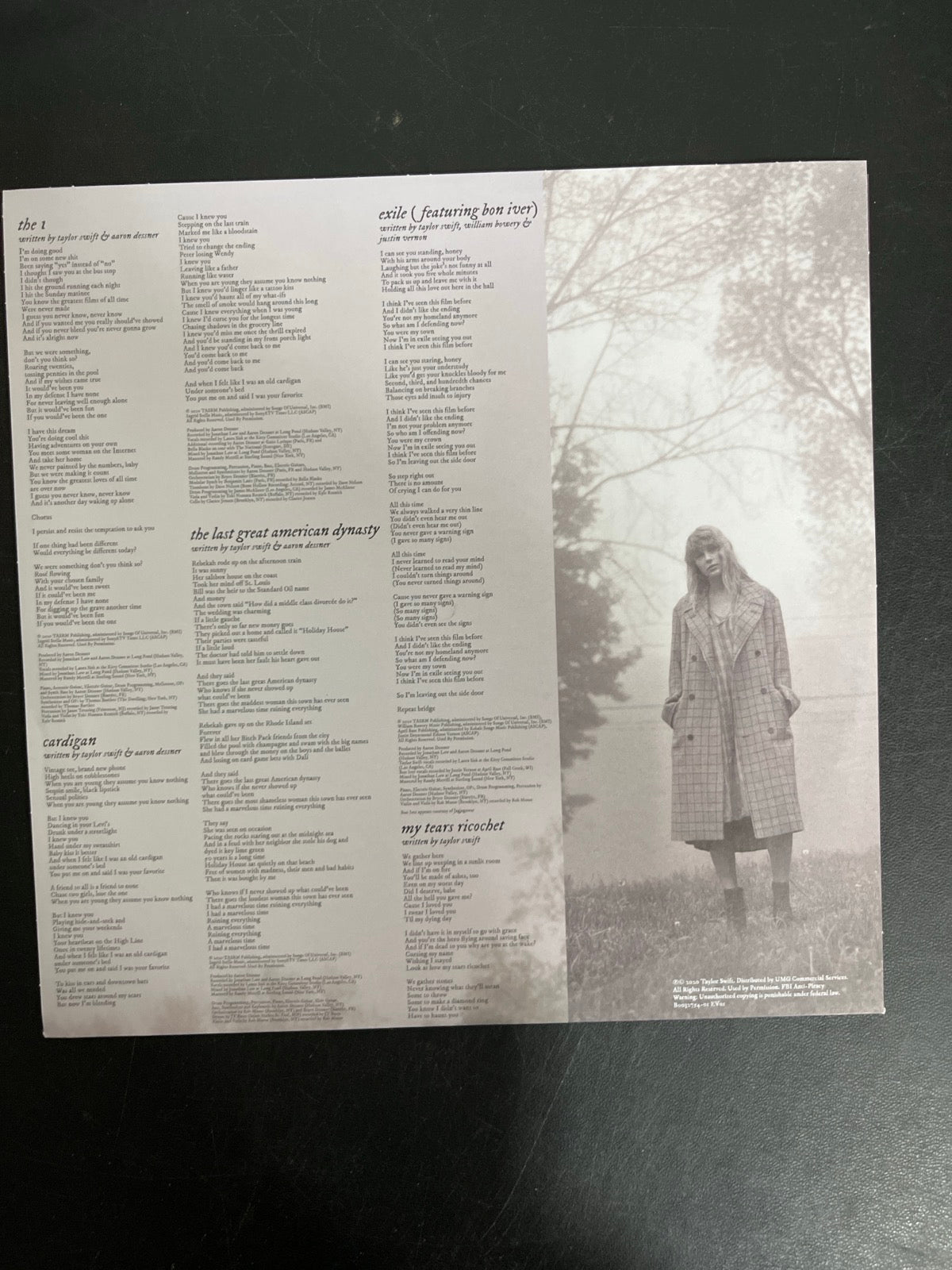 SLEEVE_1F - Taylor Swift - Folklore LE Red Etched Vinyl USED NOT TESTED