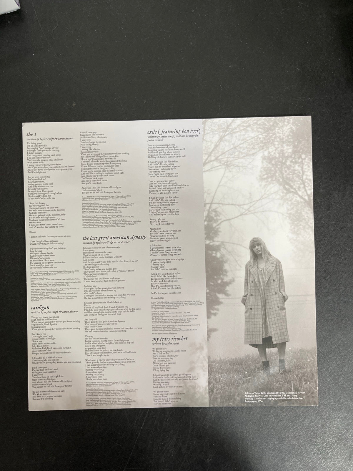 SLEEVE_1F - Taylor Swift - Folklore LE Red Etched Vinyl USED NOT TESTED