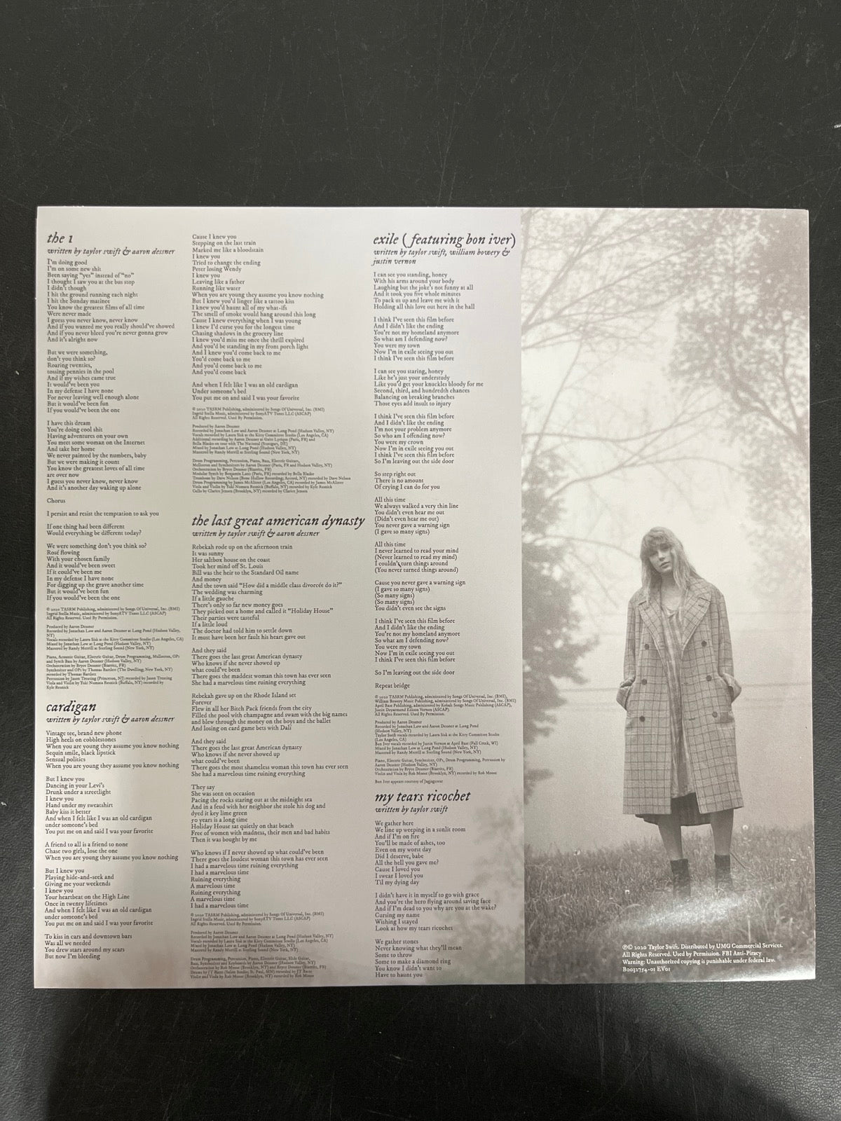 SLEEVE_1F - Taylor Swift - Folklore LE Red Etched Vinyl USED NOT TESTED