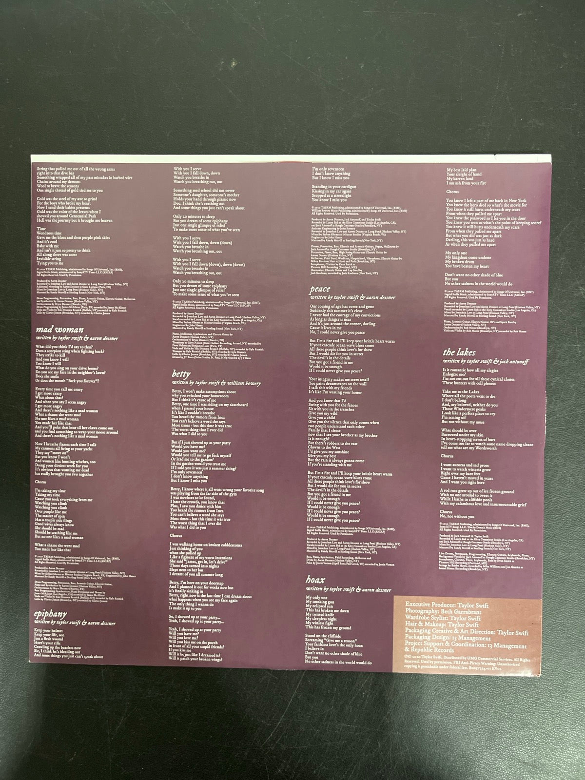 SLEEVE_2B - Taylor Swift - Folklore LE Red Etched Vinyl USED NOT TESTED
