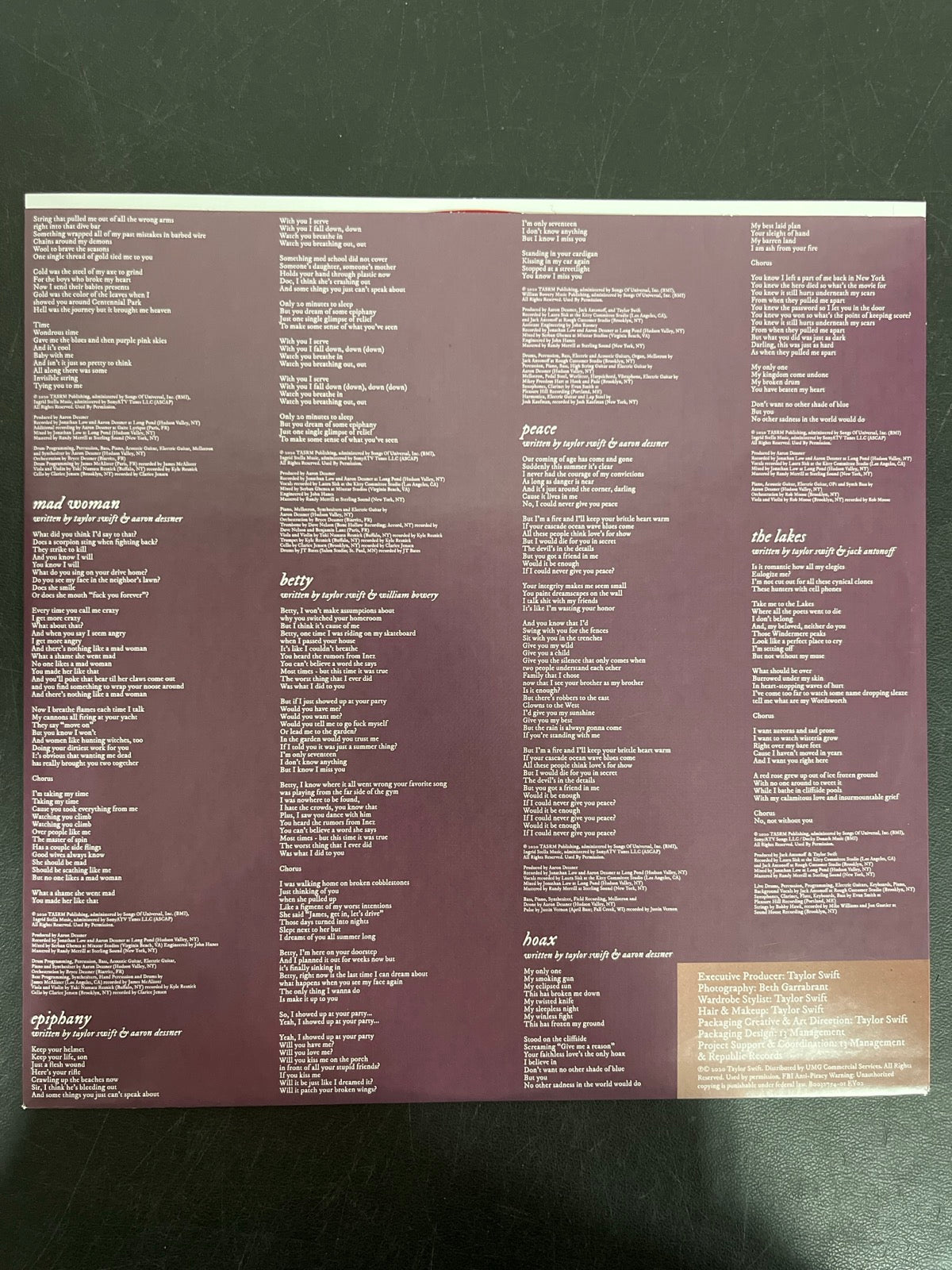 SLEEVE_2F - Taylor Swift - Folklore LE Red Etched Vinyl USED NOT TESTED