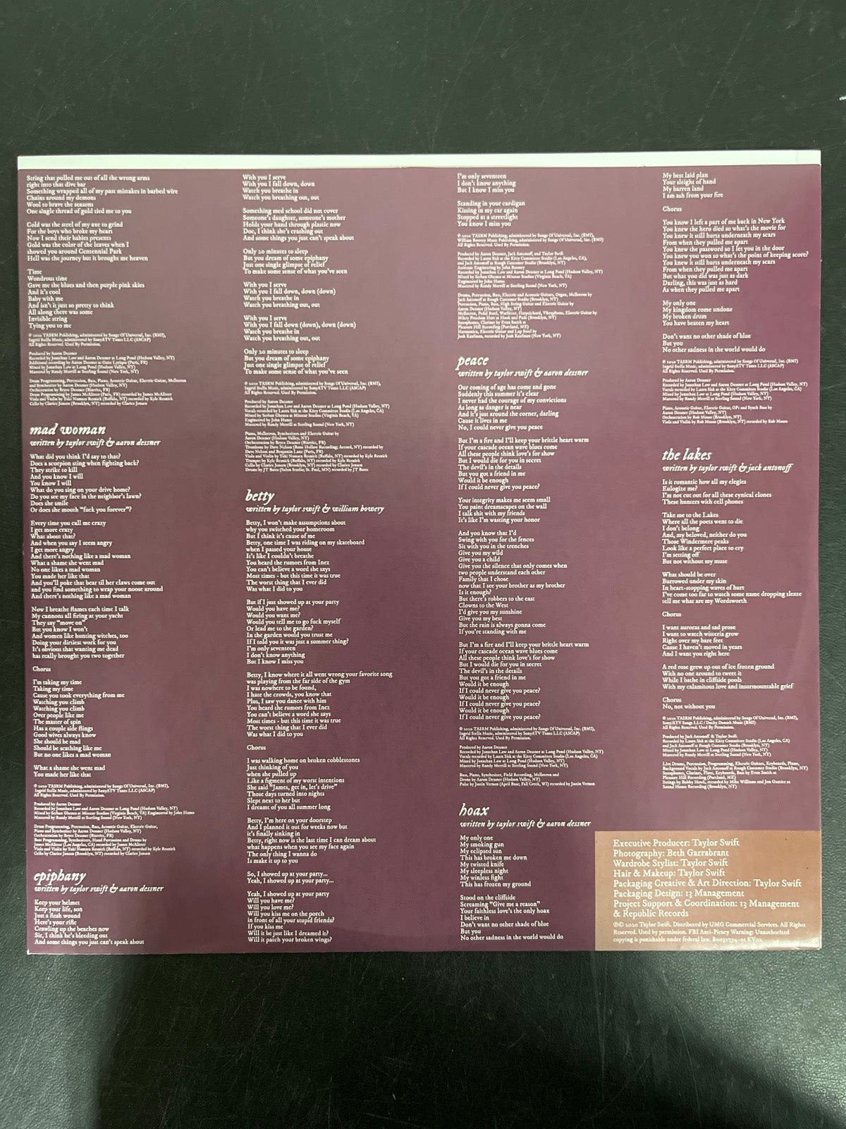 SLEEVE_2F - Taylor Swift - Folklore LE Red Etched Vinyl USED NOT TESTED