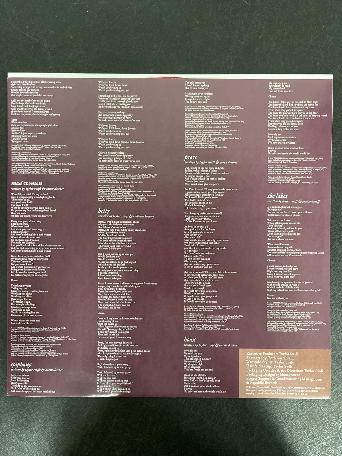 SLEEVE_2F - Taylor Swift - Folklore LE Red Etched Vinyl USED NOT TESTED