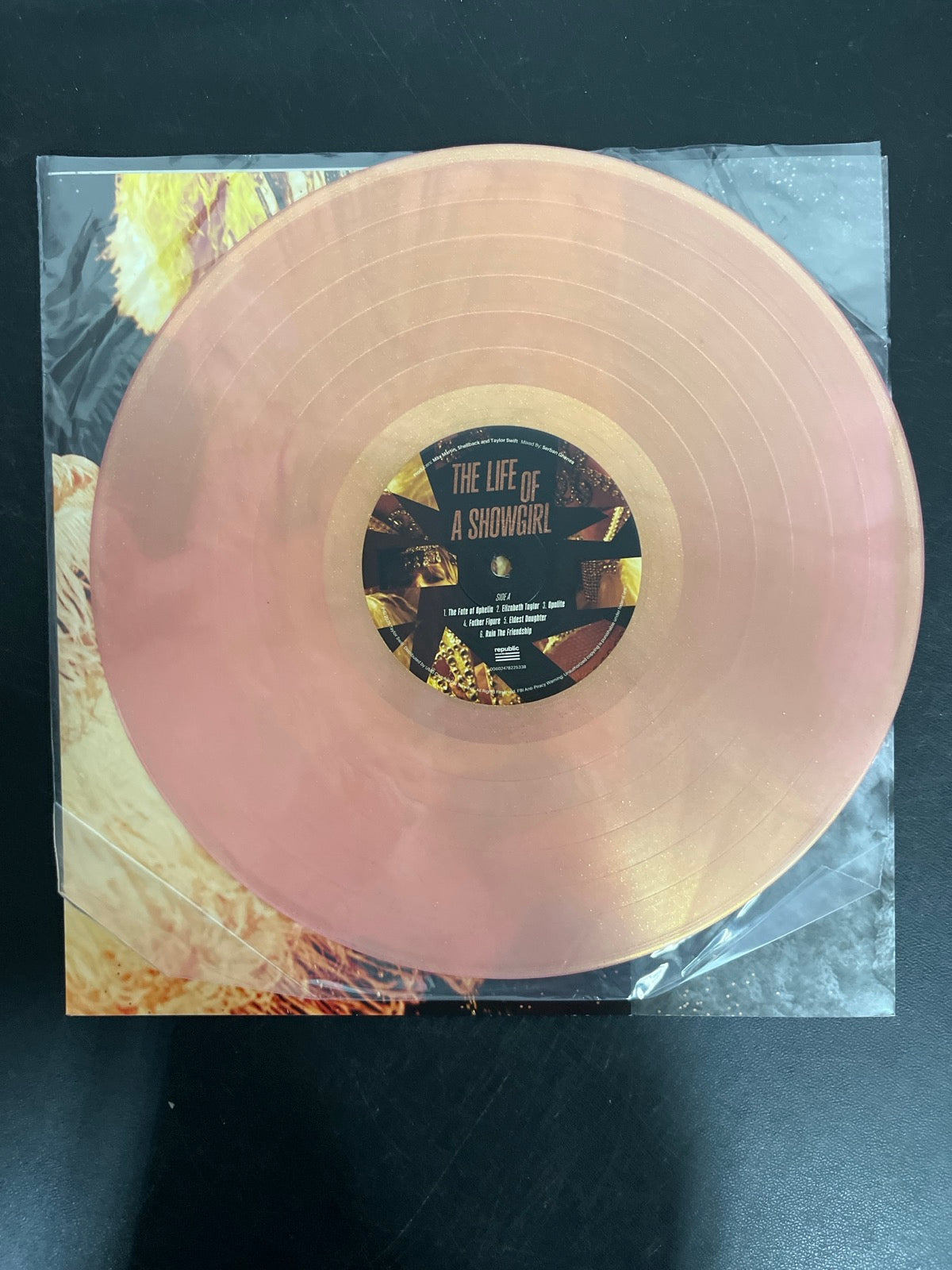 VINYL_1A - Taylor Swift - The Life of a ... LE Pink Yellow Vinyl USED NOT TESTED