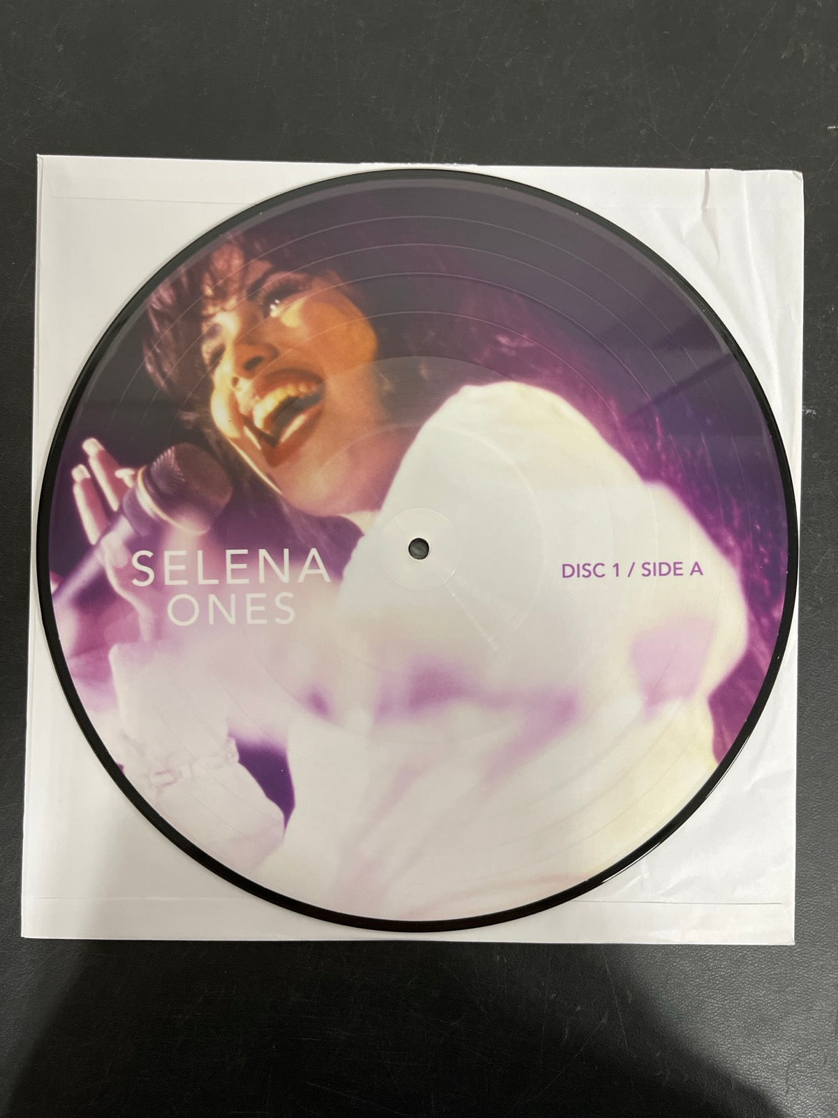 VINYL_1A - Selena - Ones Greatest Hits LE Picture Disc Vinyl USED NOT TESTED