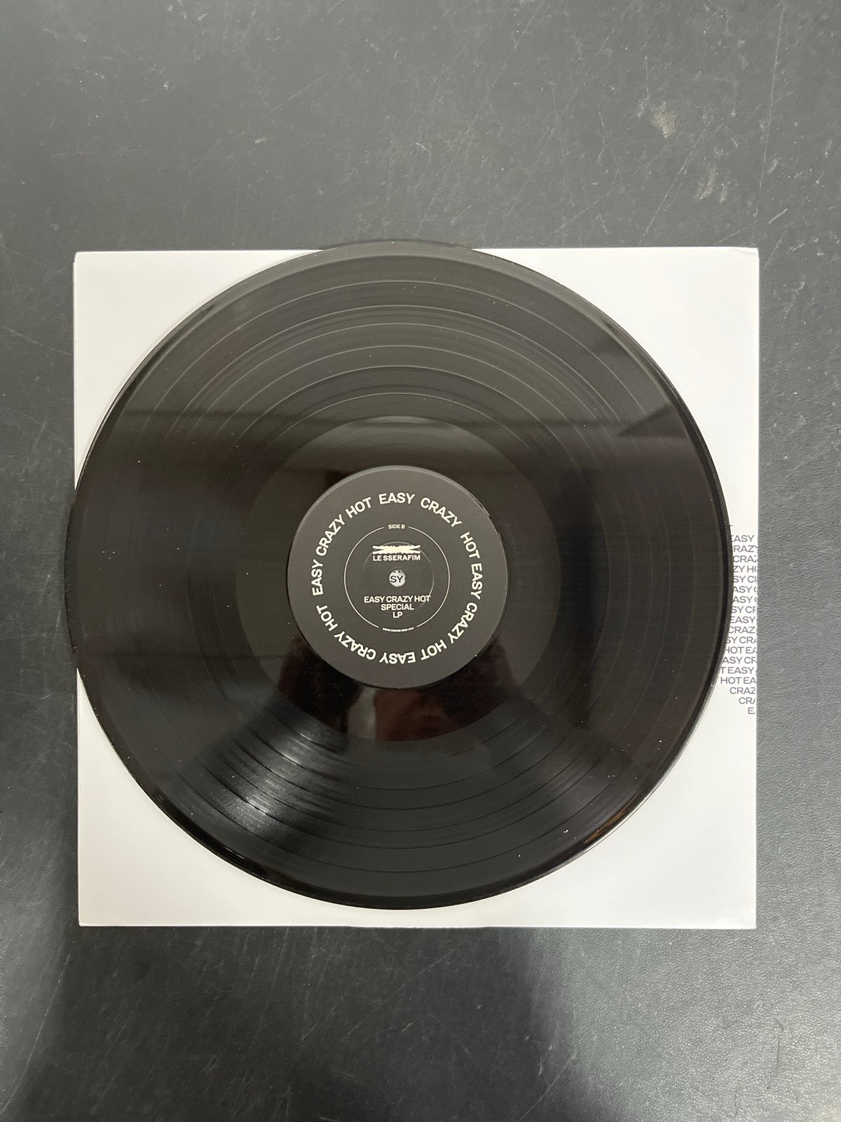 VINYL_1B - Le Sserafim - Easy-Crazy-Hot LE Translucent Vinyl USED NOT TESTED